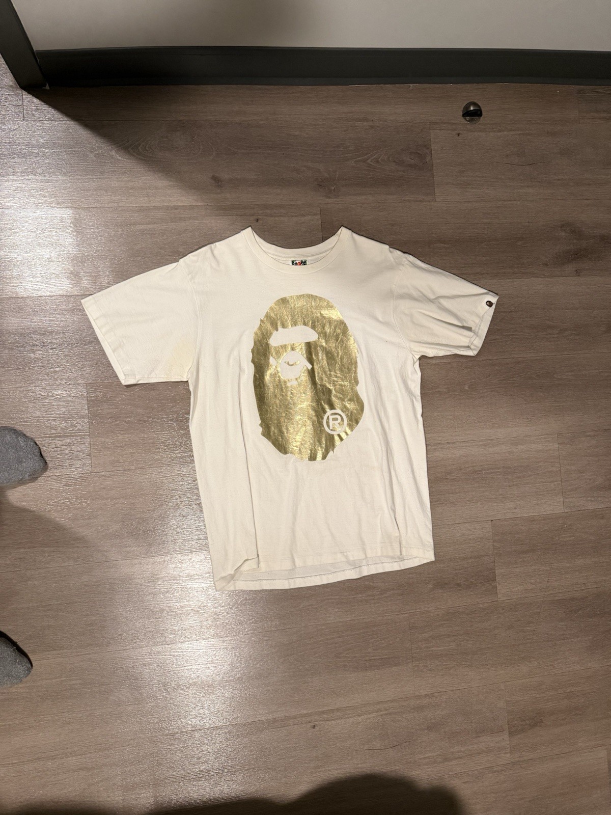 BAPE A Bathing Ape Gold Foil Ape Head T-Shirt White Size L Front Back Graphic
