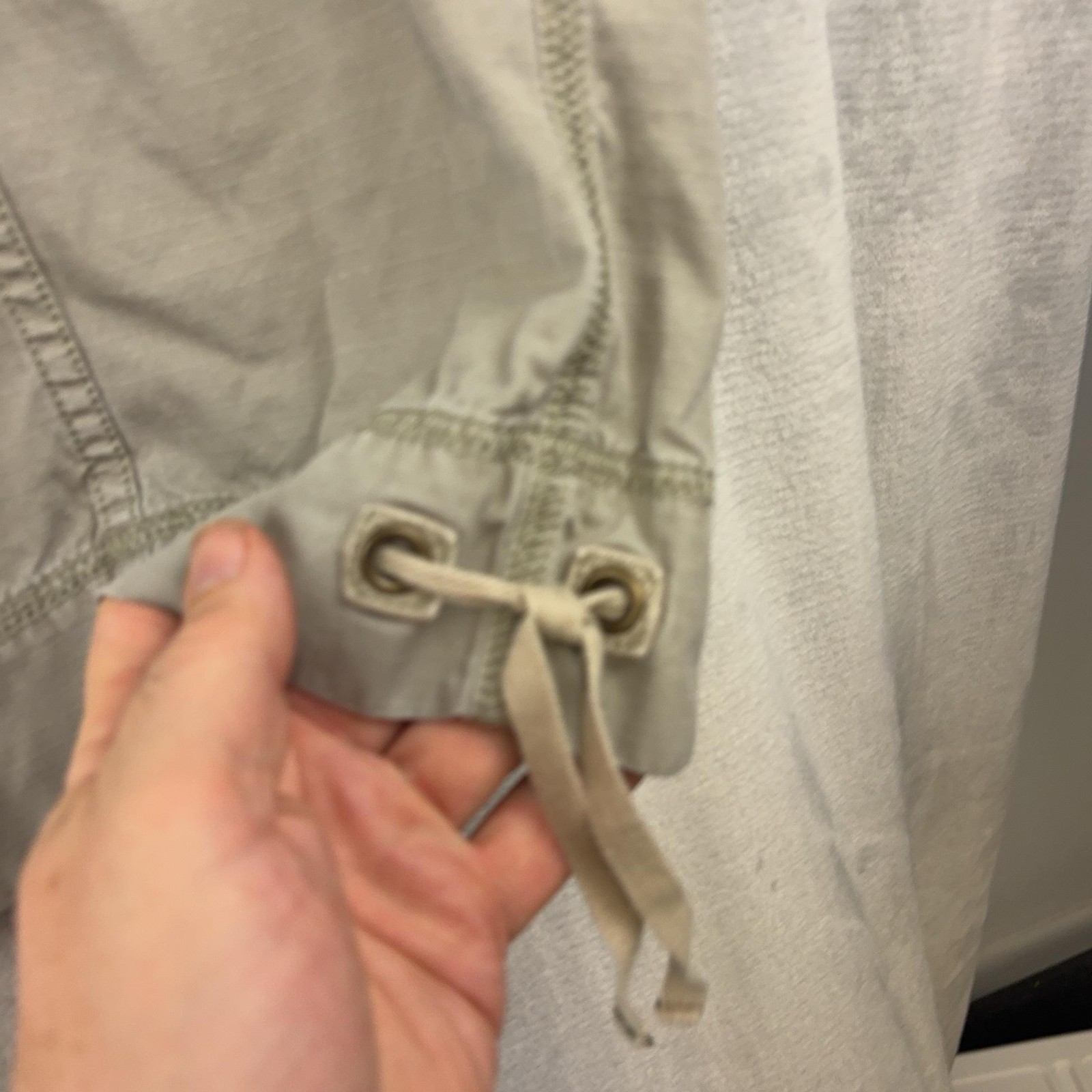 Eddie Bauer Capri Pants Womens 22W Beige Cotton Drawstring Cargo Pocket Relaxed