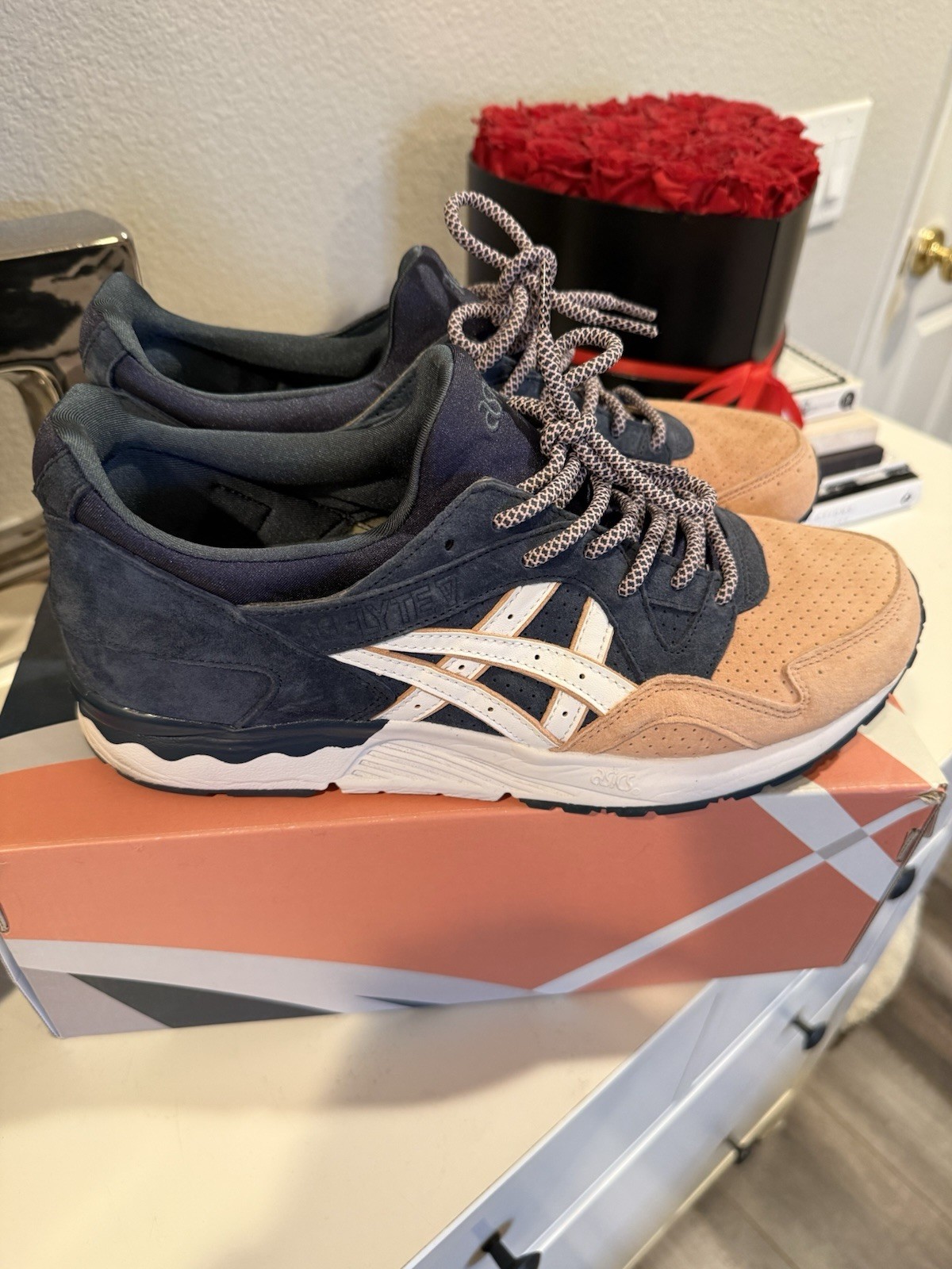 Kith x ASICS Gel-Lyte V Salmon Toe 2023 Size 11 US Complete Box Extra Laces