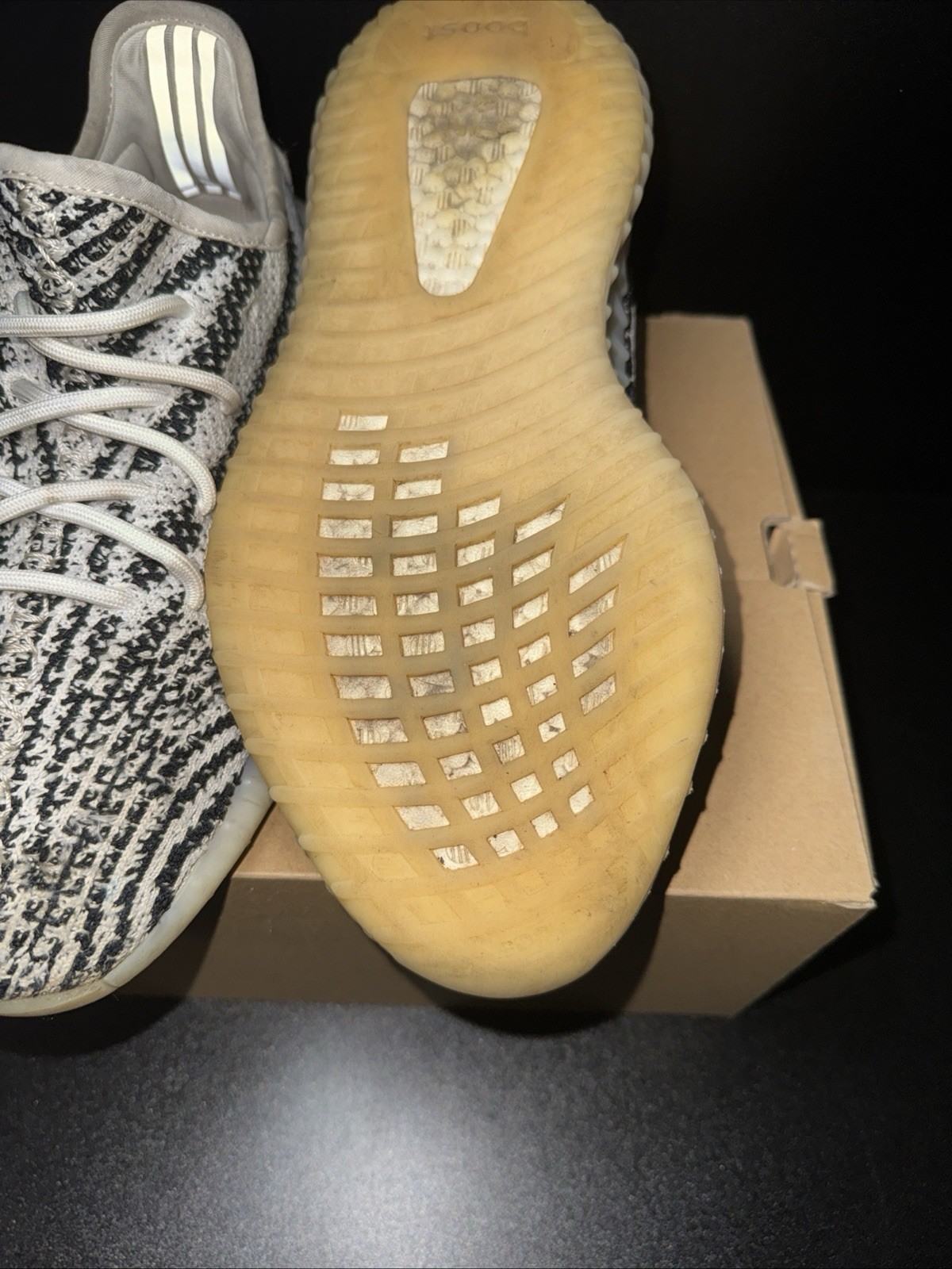 adidas Yeezy Boost 350 V2 Zebra Size 8 Pre-Owned With Box