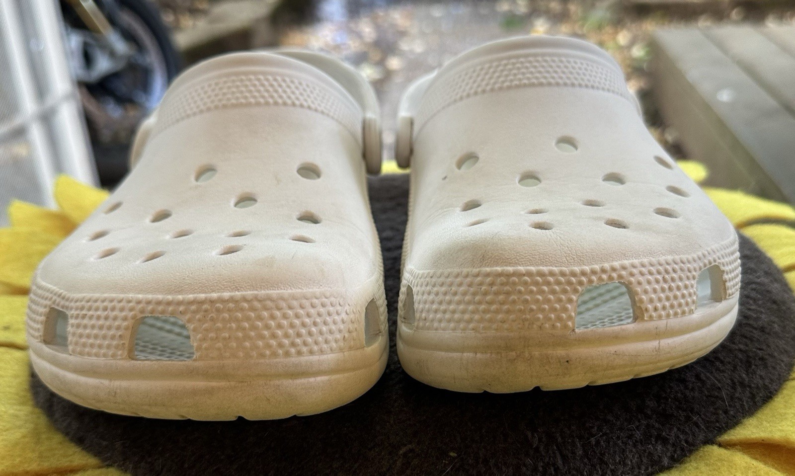 Crocs Classic White Clog Sandals Men’s US 7 Slip-On Straps MPN 10001