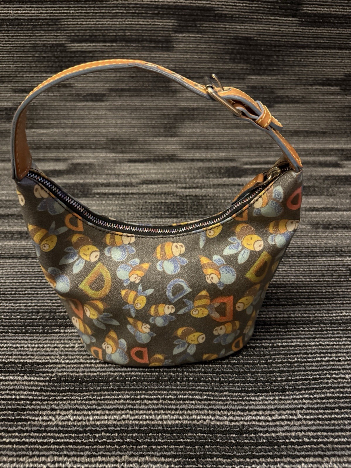 Dooney & Bourke Bee Print Small Shoulder Bag Zip Top Tan Strap Red Lining