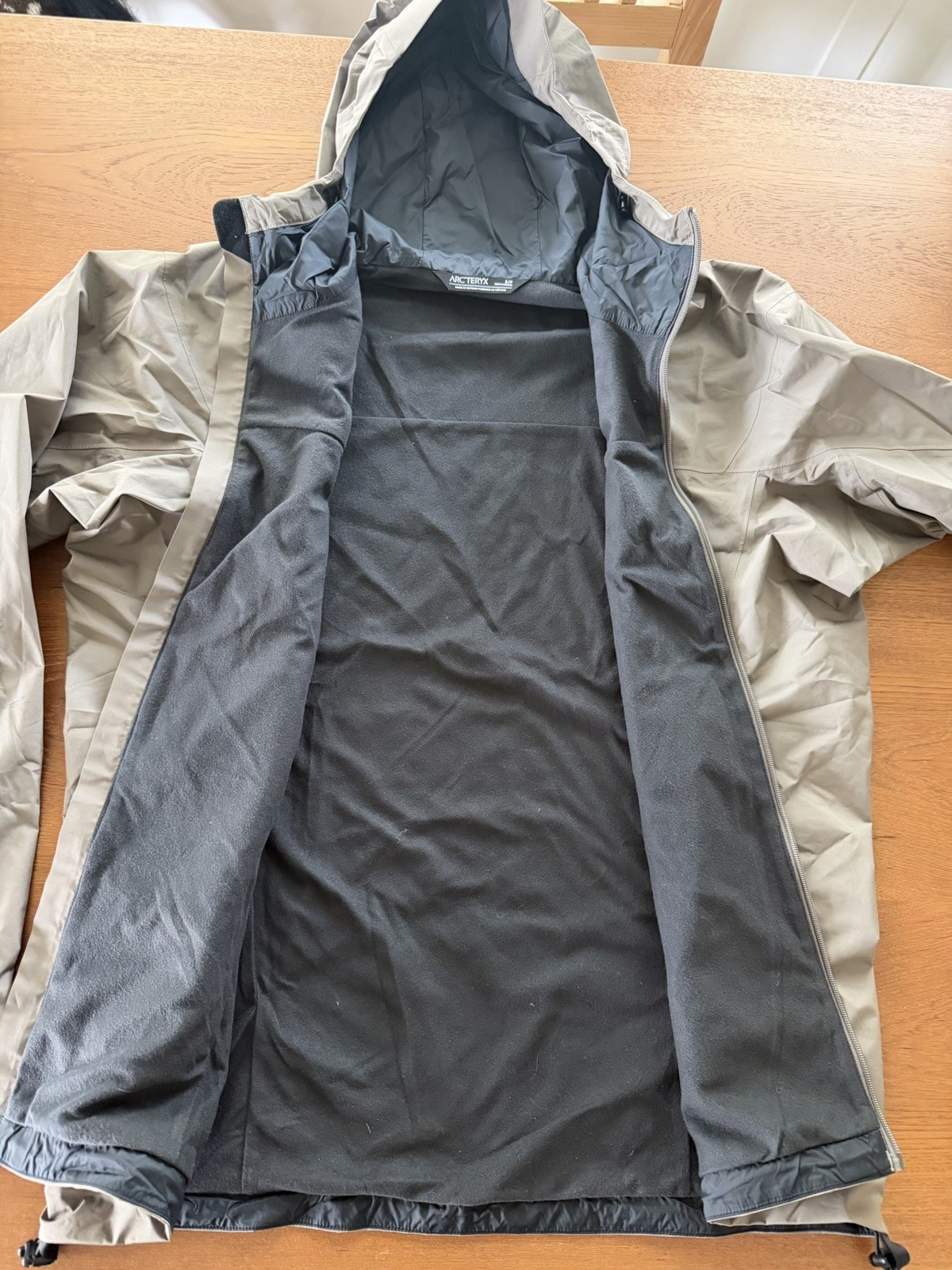 Arc’teryx Solano Hoody-GORE-TEX INFINIUM–Moonshadow/Dracaena (medium)