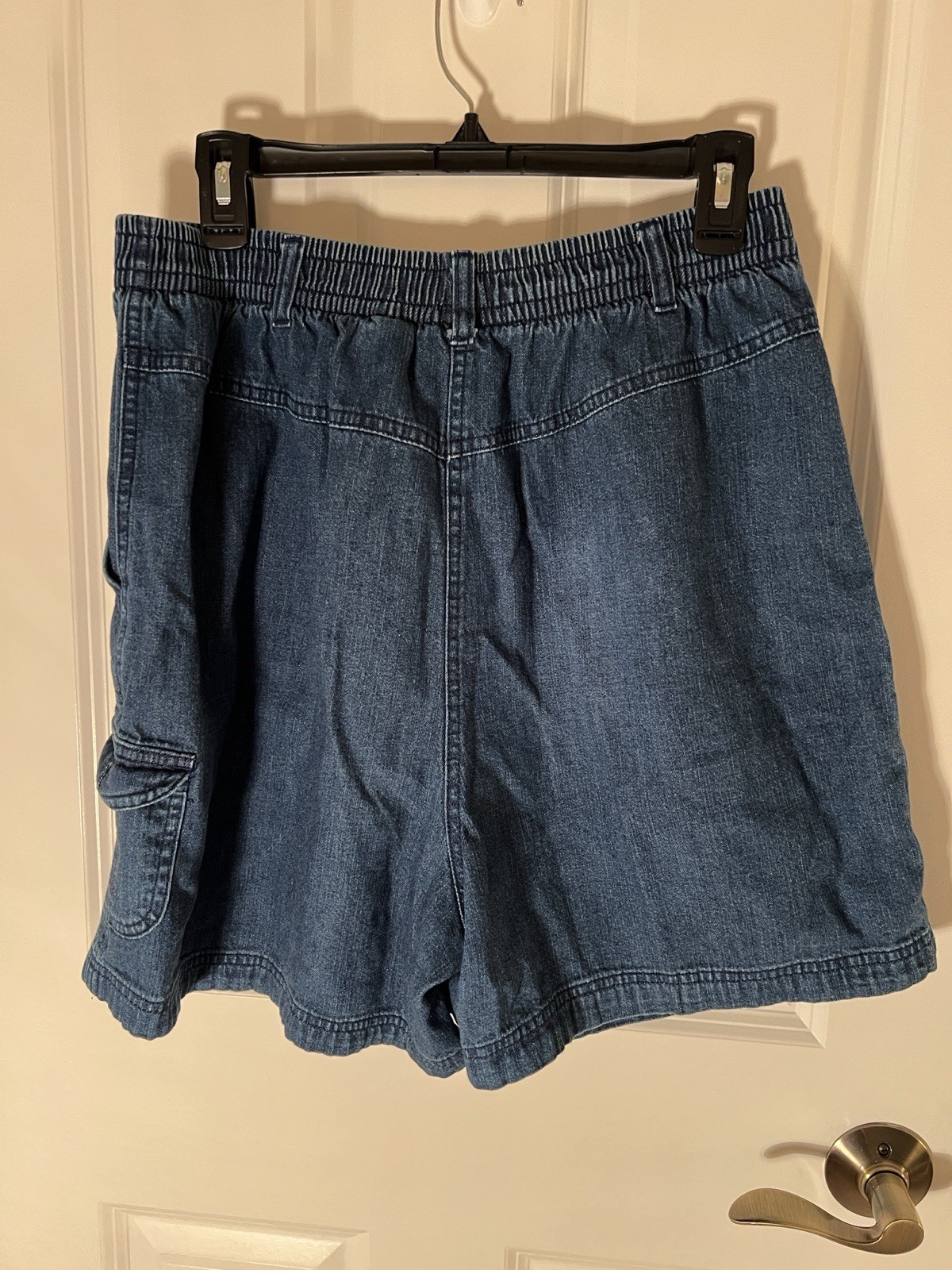 Jonathan Logan Blue Denim Cargo Shorts Women’s L Elastic Waist 5″ Inseam