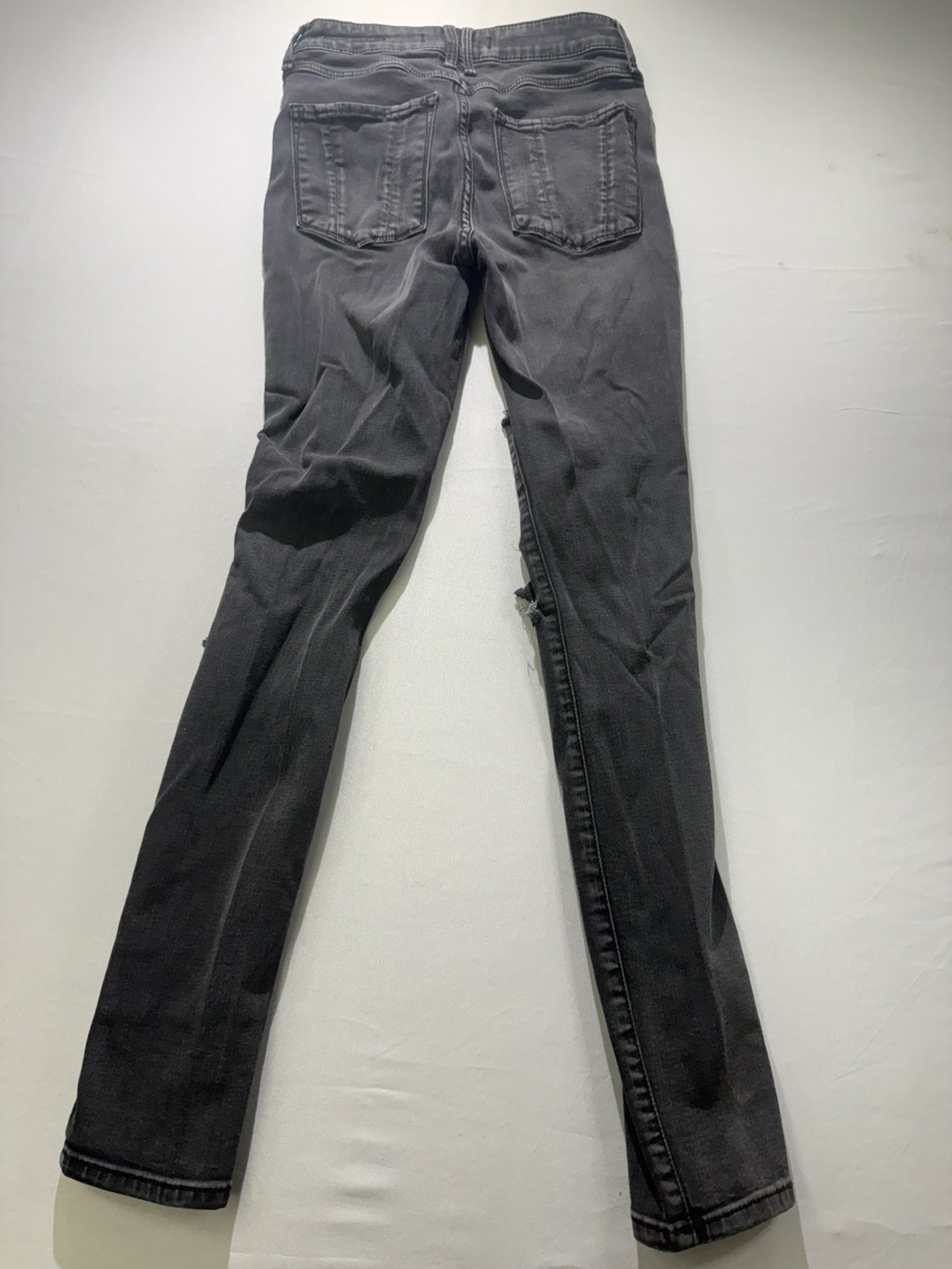 Abercrombie & Fitch Signature Collection High Rise Super Skinny Distress Size 25