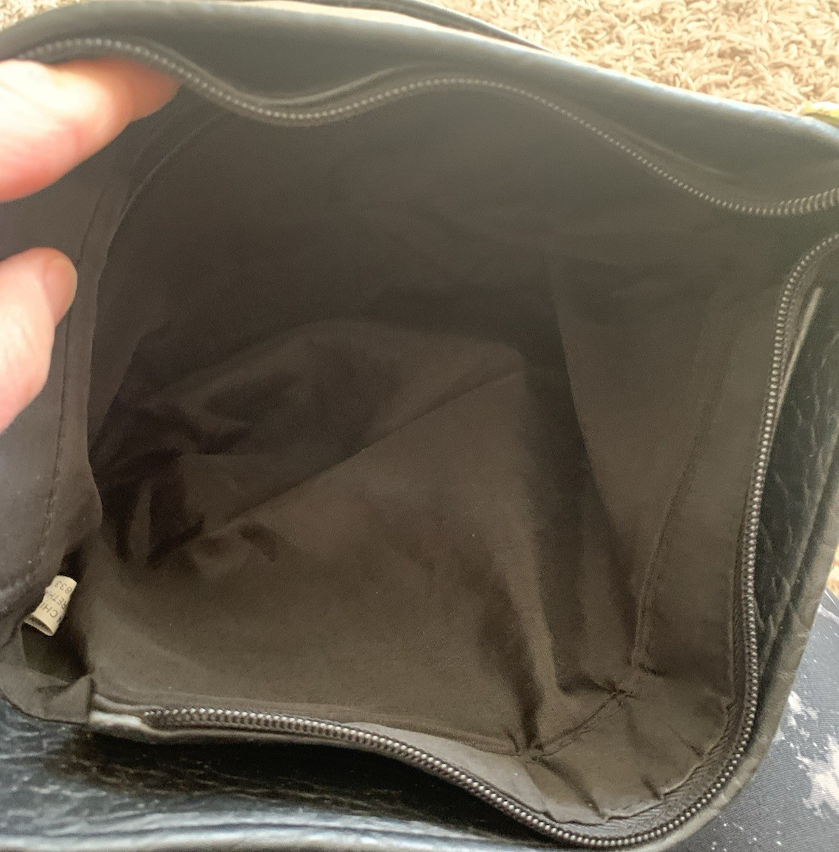 Rosetti Black Polyurethane Shoulder Bag Purse Zipper/Chain Pockets *Crack Strap