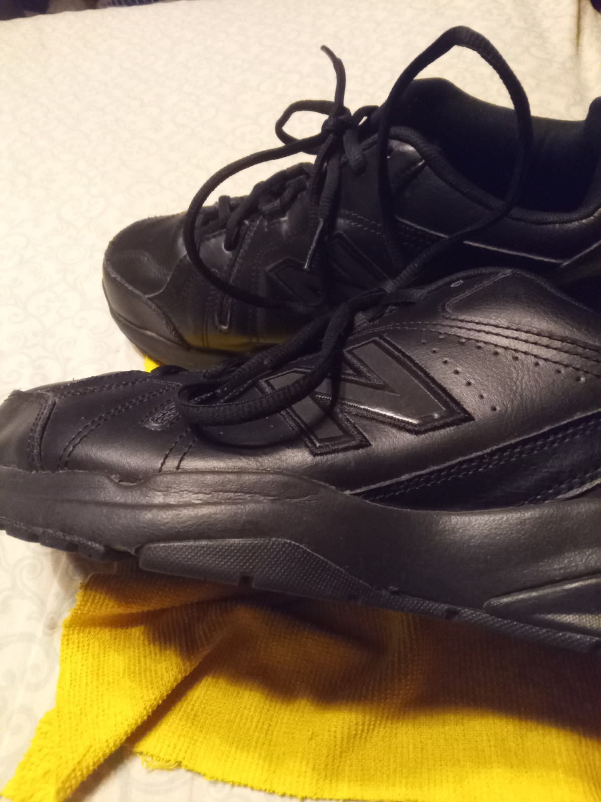 New Balance 608 Men’s Size 8.5 4E Black Leather Running Shoes