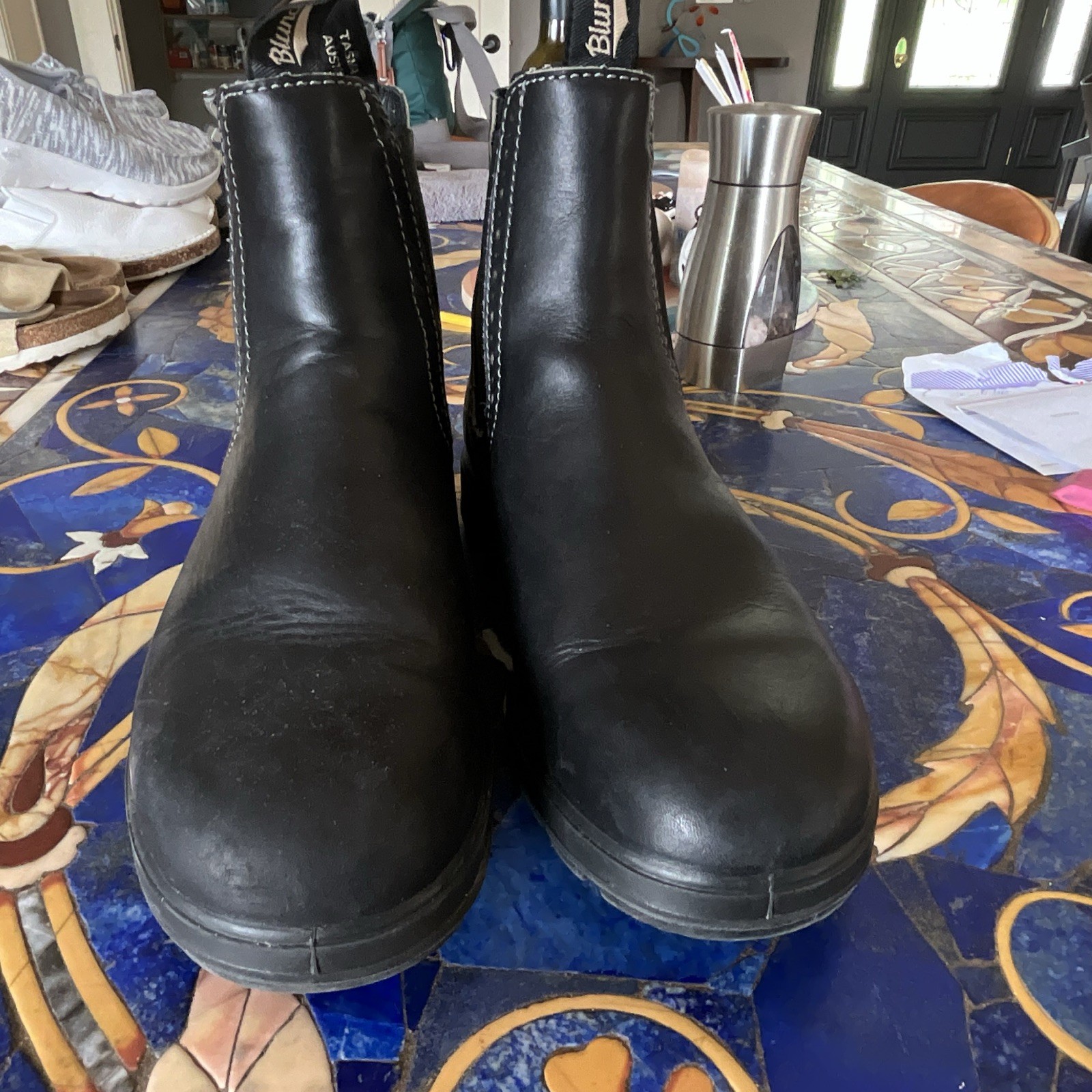 Blundstone unisex Black Leather Chelsea Ankle Boots Slip-On Round Toe US W9. M7