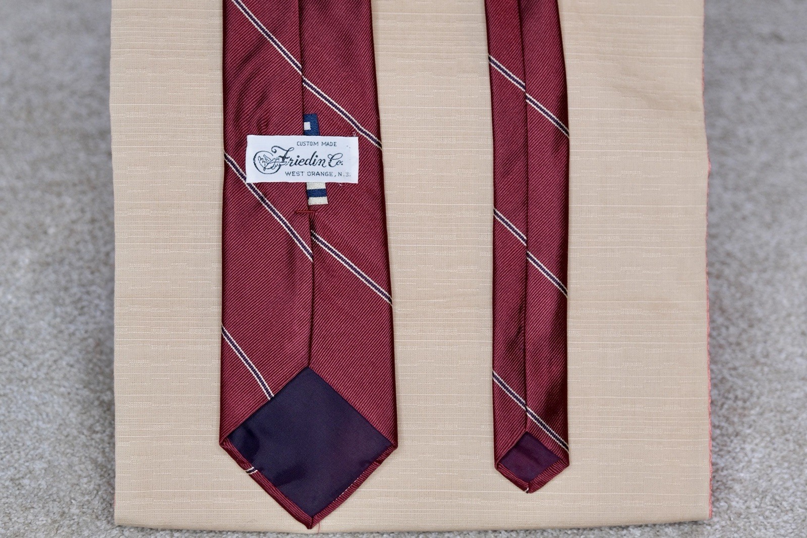Custom Made Friedin Co Silk Necktie Red Stripe Geometric Motif 3.25″ x 55.5″