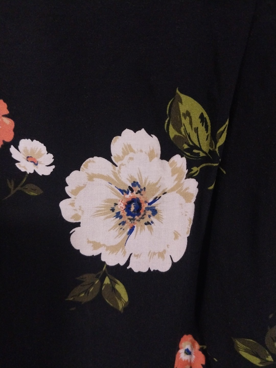 Brina & Em Large Black Roll-Up Tab Sleeve V-Neck Floral Top