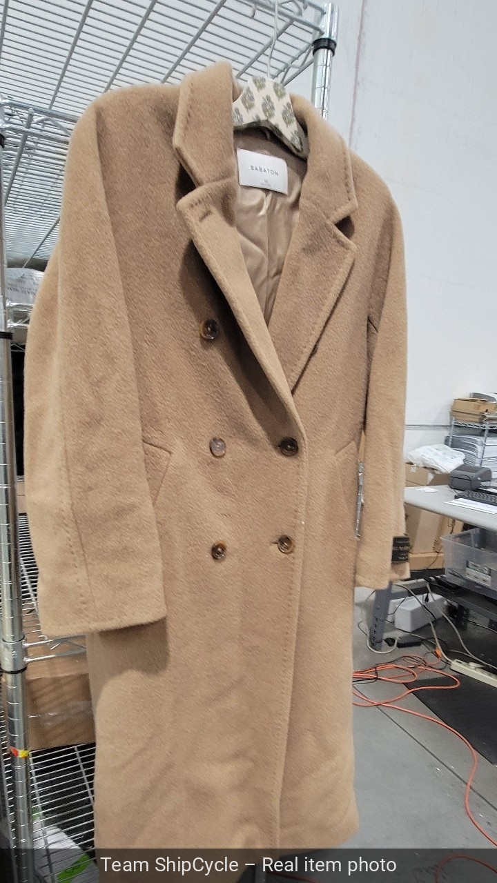 with tags Aritzia Babaton The Ceremony Coat in Re Camel Wool Cocoa Sand G2U