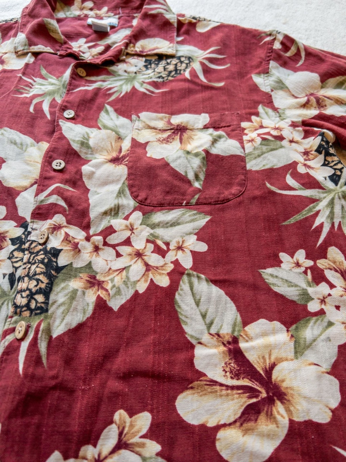 Breakwater Men’s Red Floral and Pineapple Print Short Sleeve Hawaiian Shirt