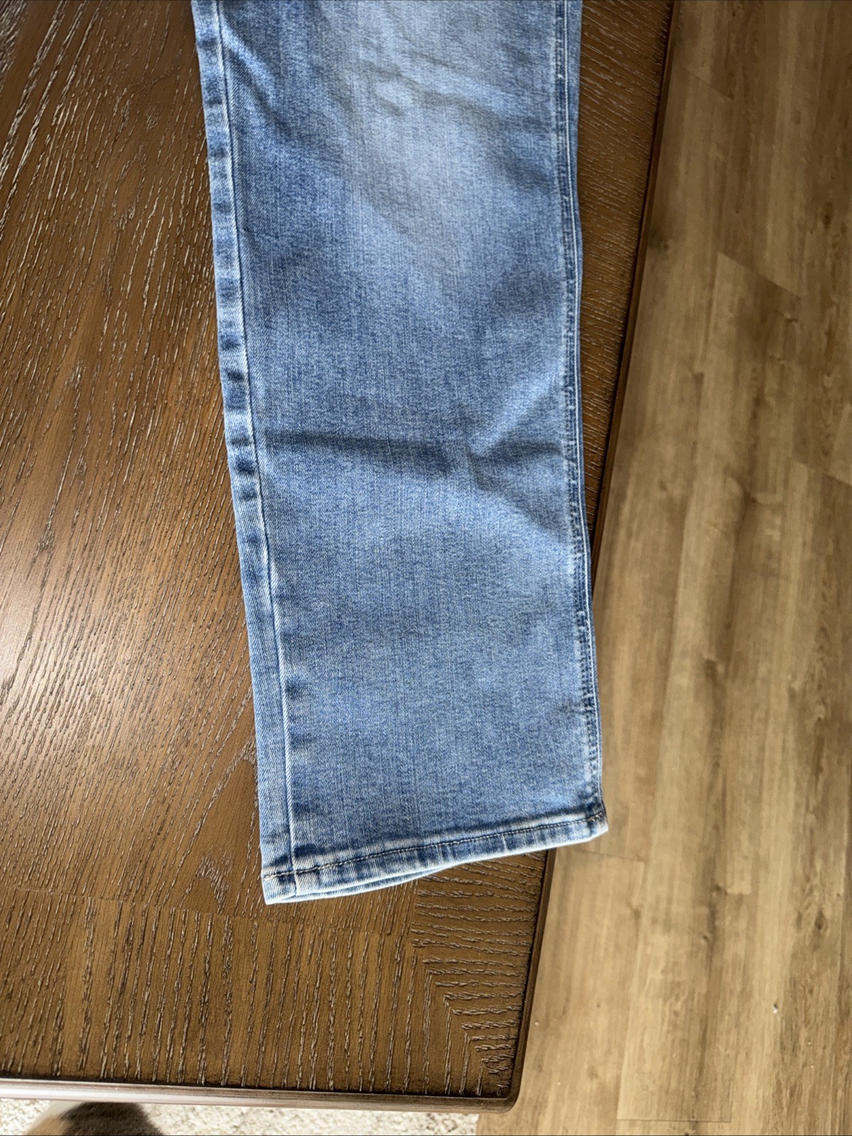 Universal Thread NWT High Rise Everyday Straight Jean Reg Size 16R Light Wash