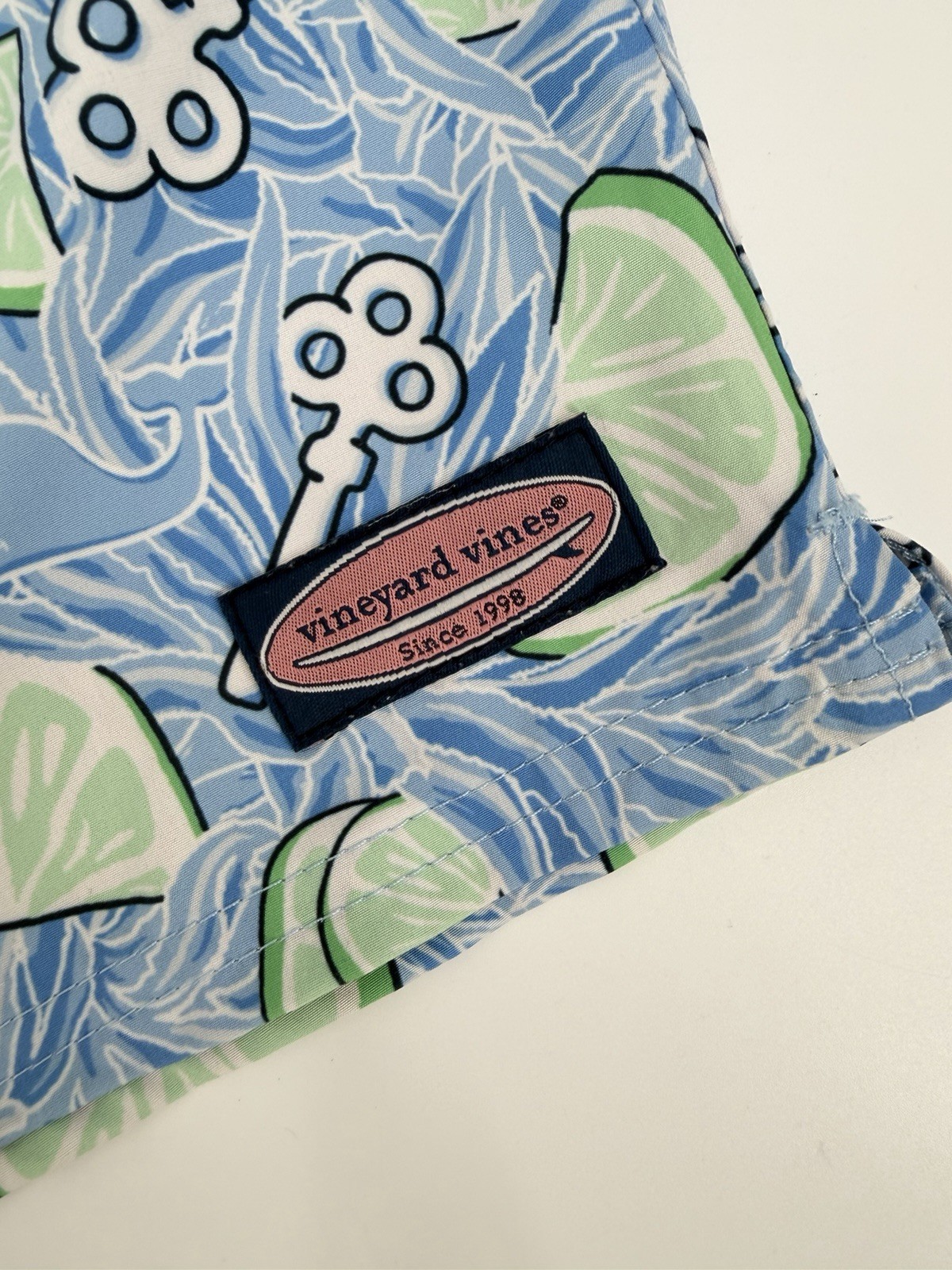 Vineyard Vines Swim Trunks Mens XXL Key Lime Print Mesh Lined Stretch 7” Inseam