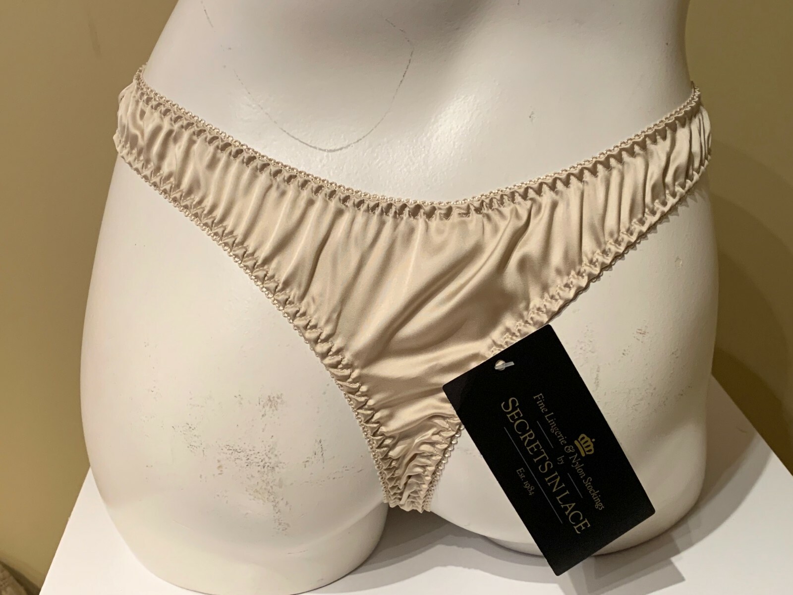 SECRETS IN LACE SIL ~ CHAMPAGNE NUDE ~ SATIN PIN-UP THONG PANTIES SIZE LARGE