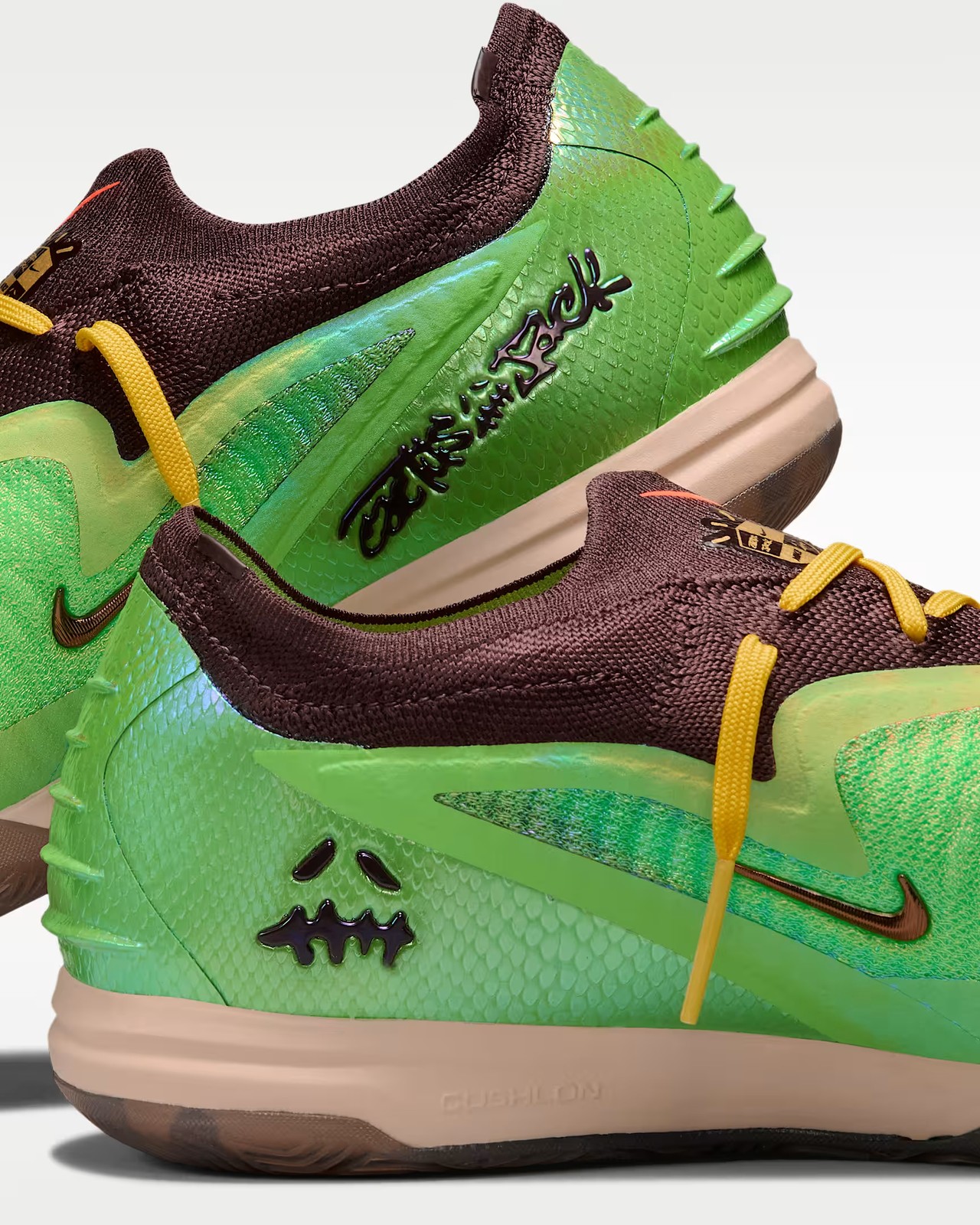 Travis Scott x Nike Phantom 6 Low Elite IV2037-900