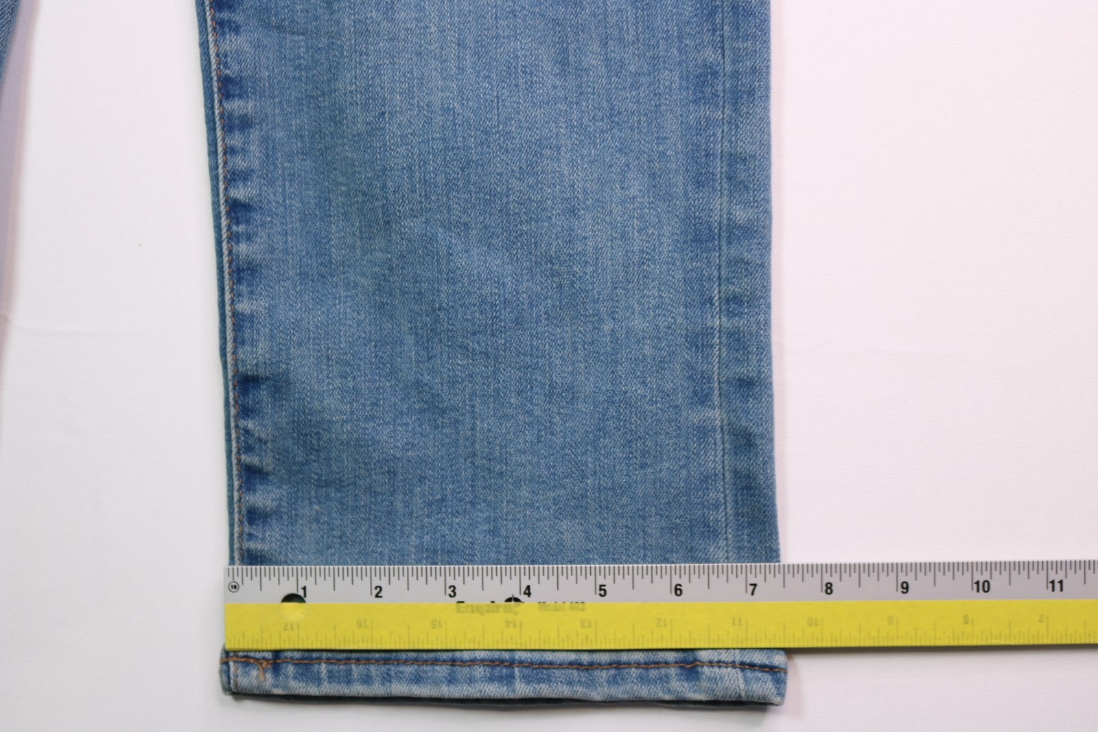 Lee Extreme Motion Straight Taper Men’s Jeans – Size 34Wx35L – Color Blue