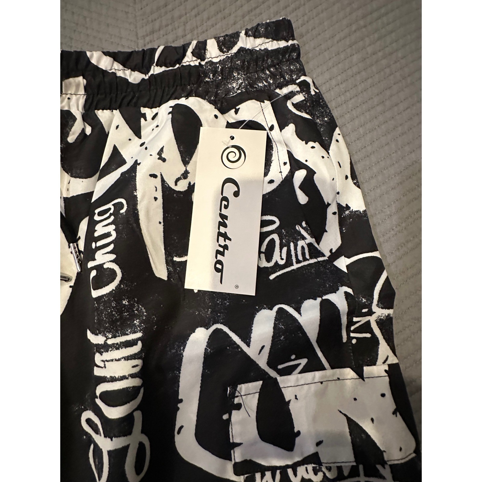 Centro Mens Graffiti Print Swim Trunks Black White Cargo Pocket MS1004 Large NWT