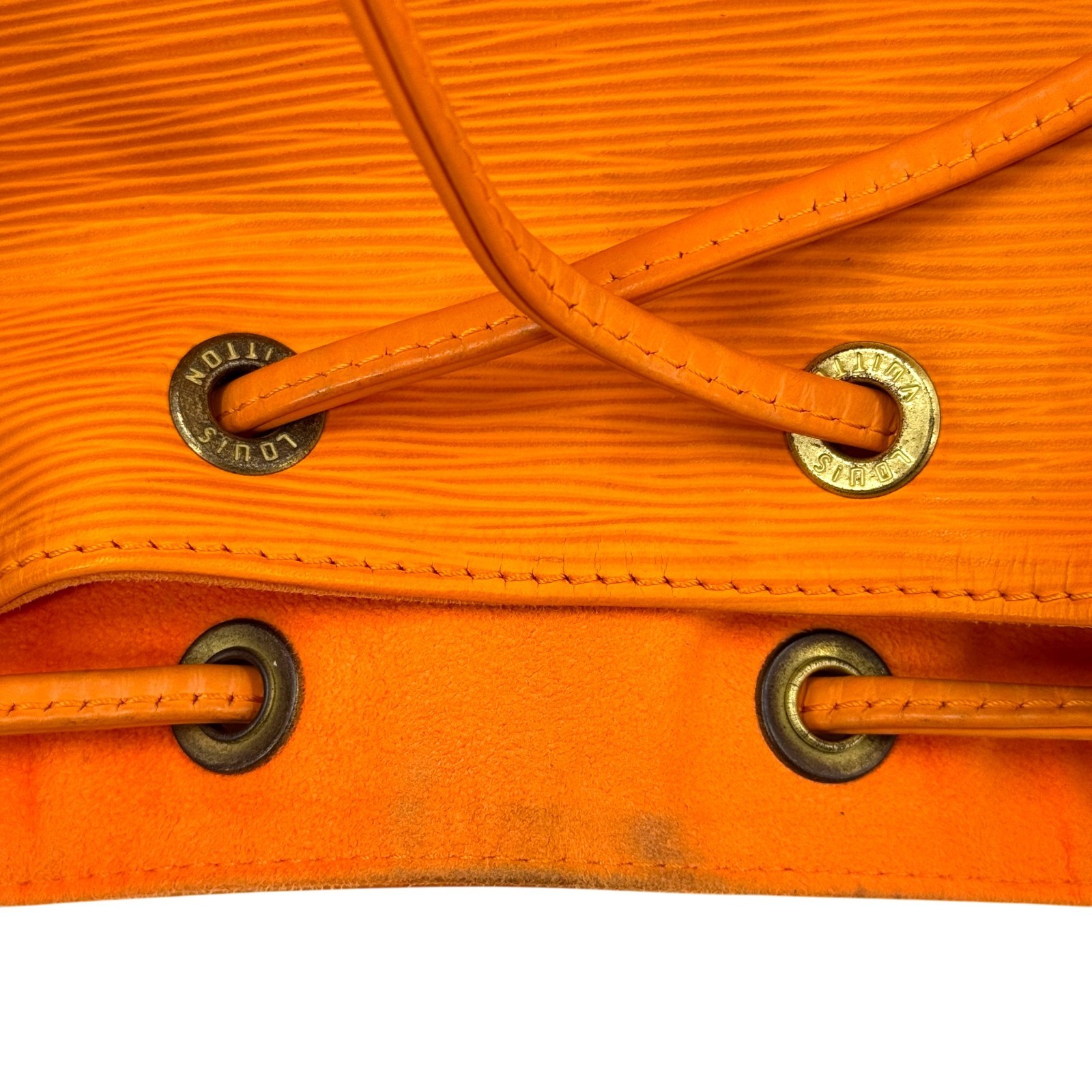 LOUIS VUITTON Petit Noe Mandarin Epi Orange Leather Drawstring Shoulder Bag