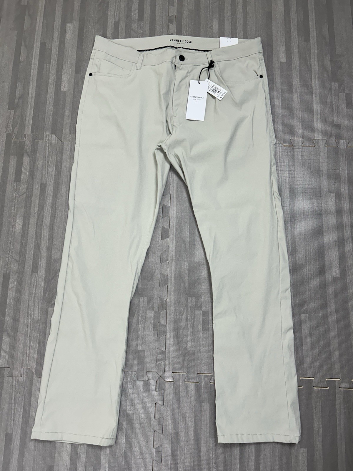 Kenneth Cole Golf Techni-Cole Chino Tech Pants Mens Size 38 x 30 Ivory $79