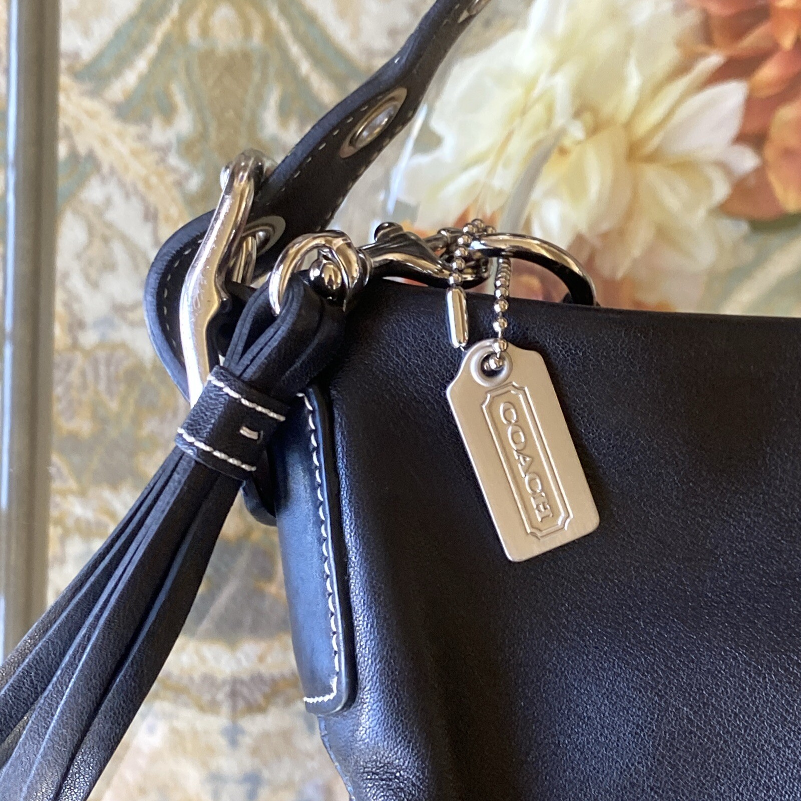 Coach Bag Hobo Black Leather Tassel Charm Vintage Pre-Owned Rectangle 10x7x3″