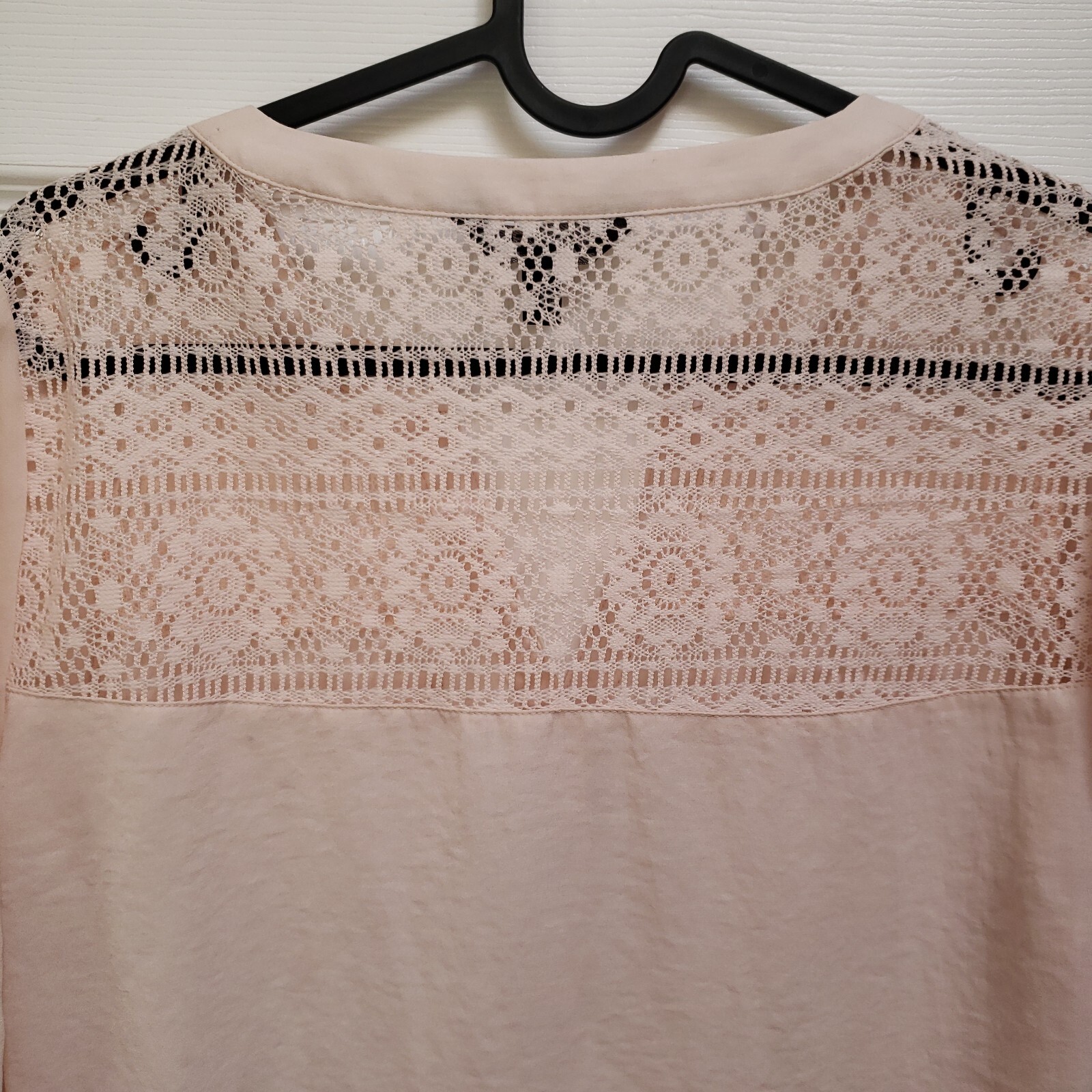 Express Pale Peach Lace Semi Sheer Roll Tab Pop Over Blouse Womens XS