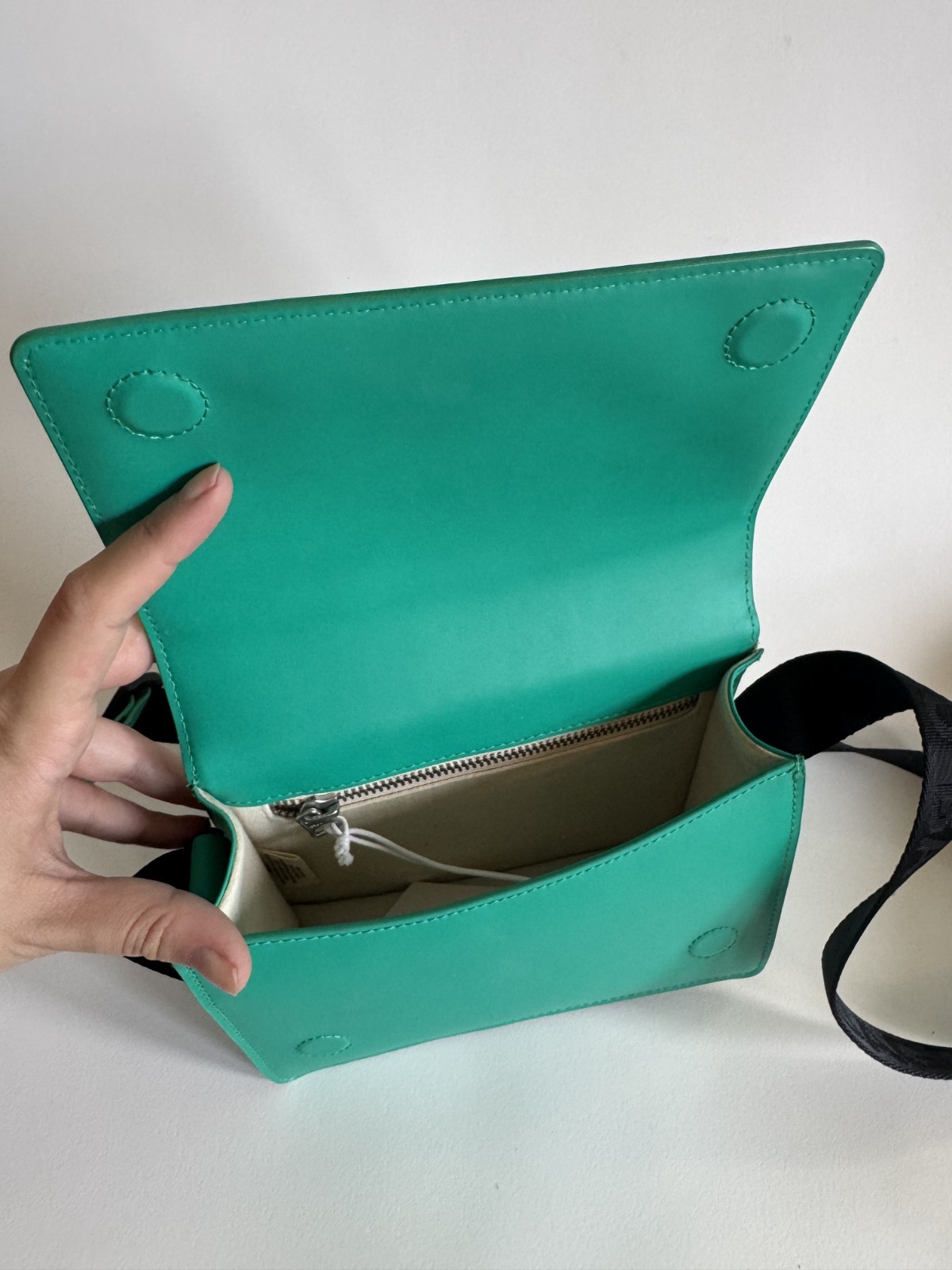 Rare Baggu Leather Crossbody “Small Block Purse” in Jade with Adjustable Strap
