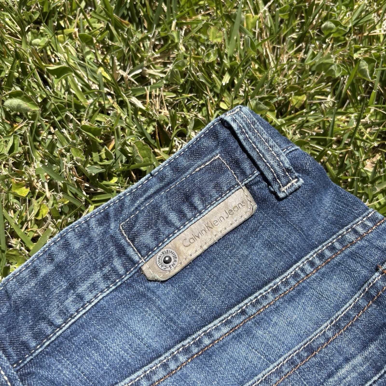 Calvin Klein Low Rise Slim Straight Blue Denim Jeans Medium Wash 5-Pocket