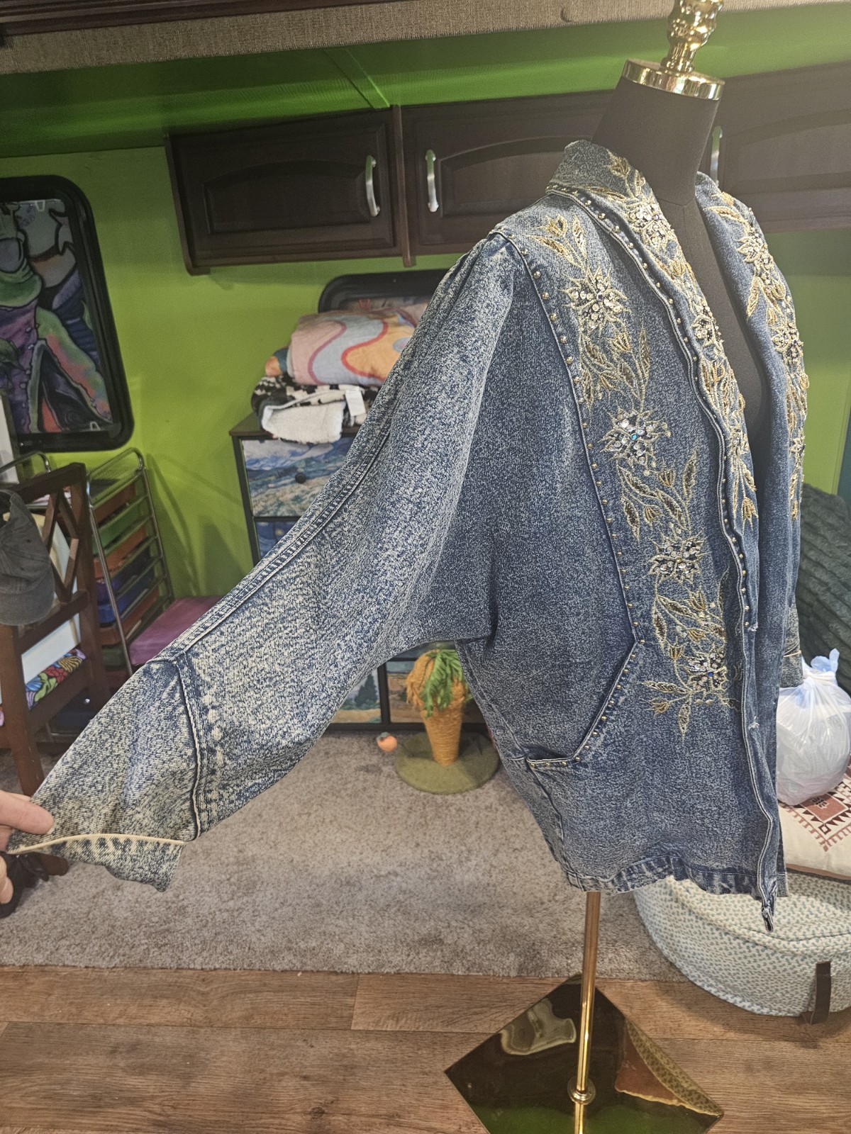 Vintage Womens Blue Acid Wash Denim Floral Embroidered Beaded Jacket Coat L 80s