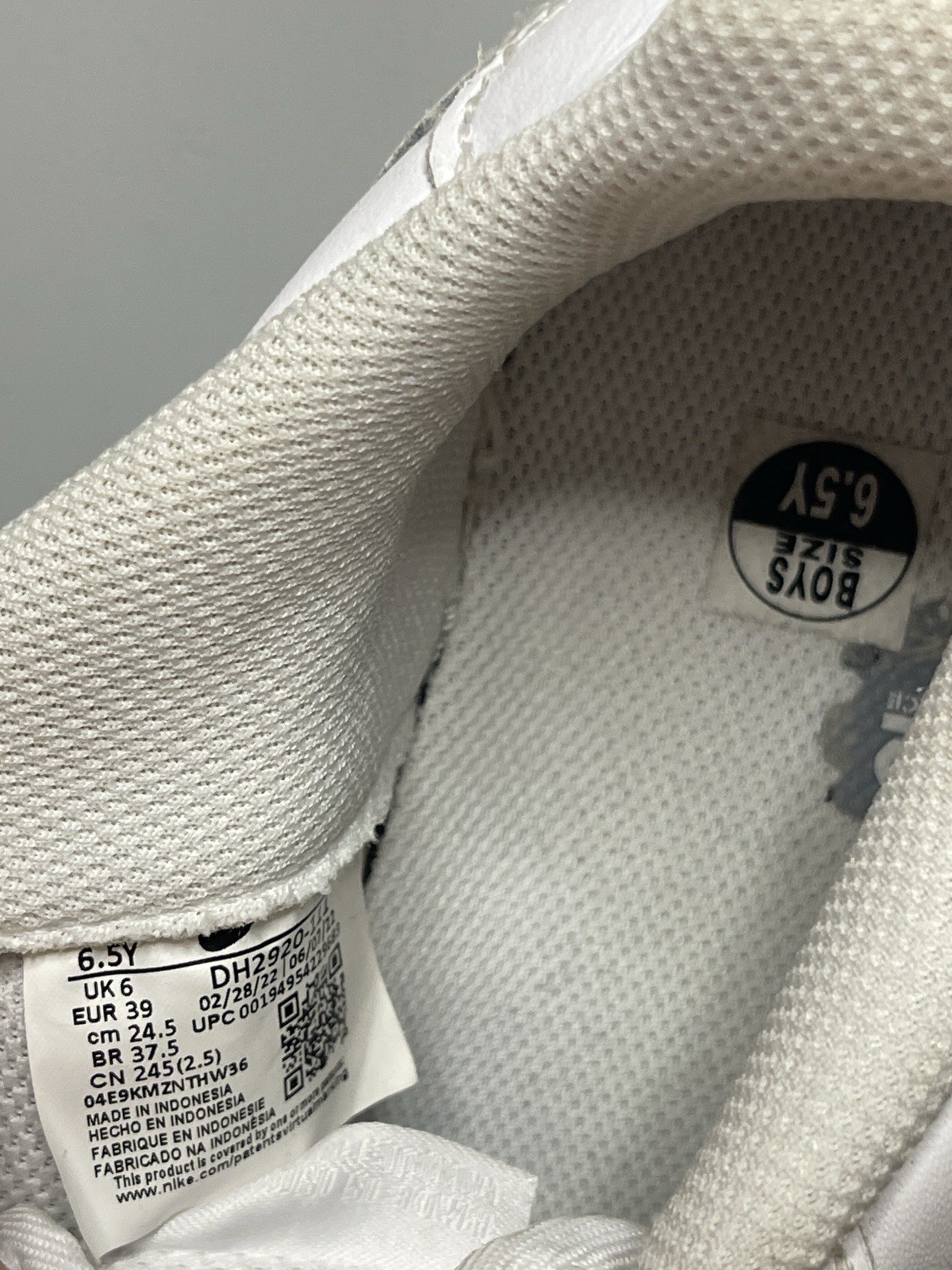 Nike Air Force 1 Low Top White Leather Lace-Up Sneakers Kids 6.5Y