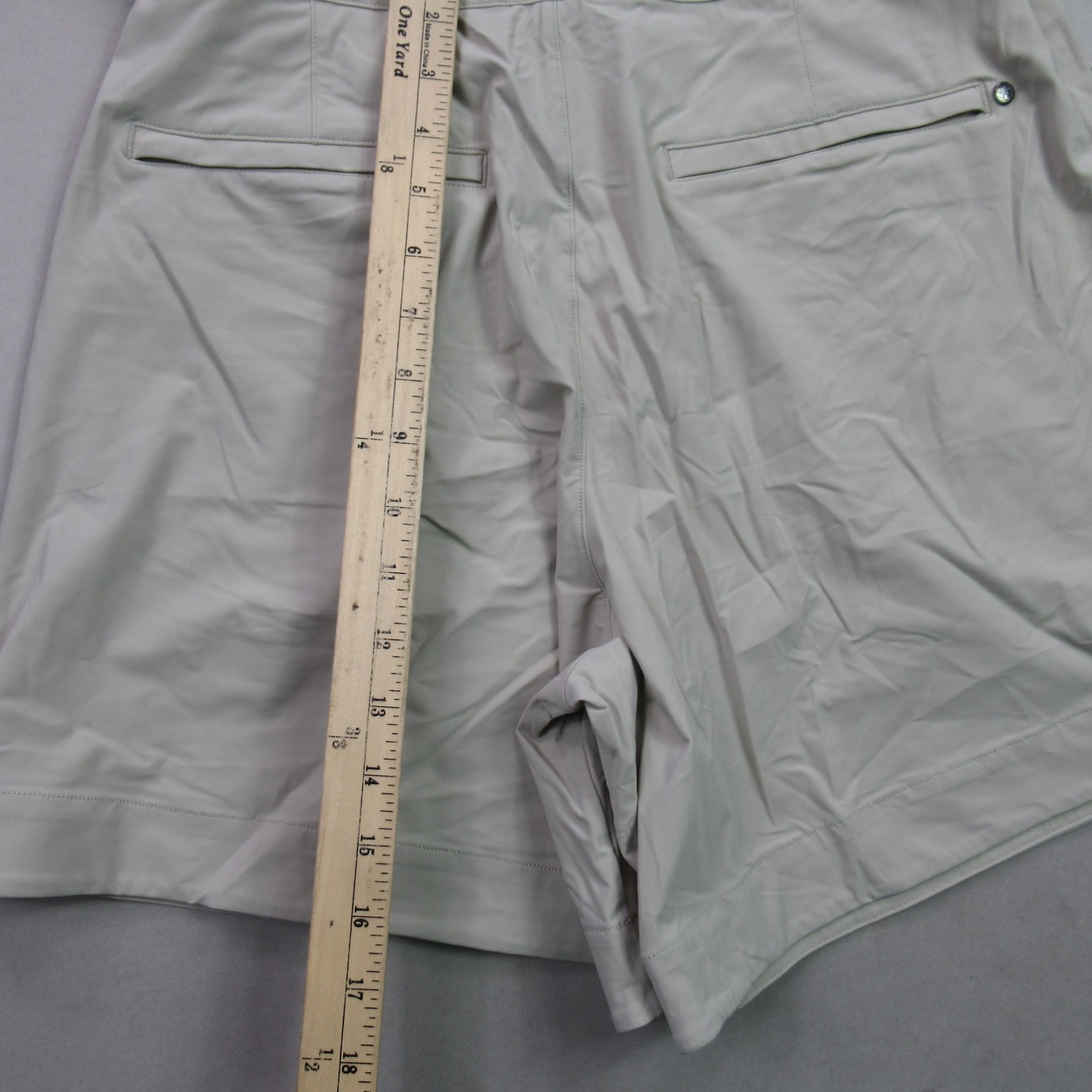 GREYSON Women’s Khaki Pleated Performance Shorts Size S Adjustable Waist Pockets