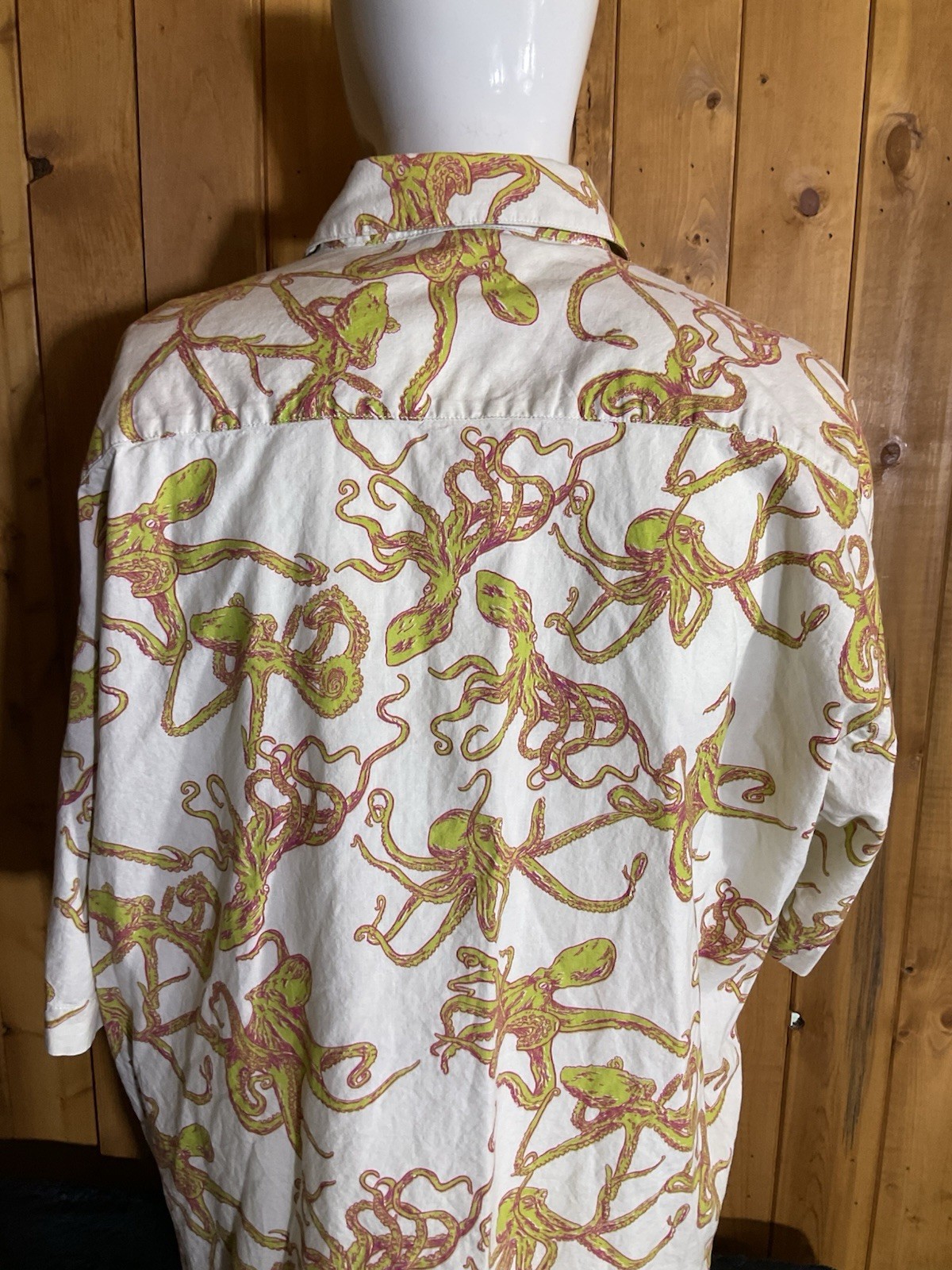 EBAY store Embroidered Logo Octopus Short Sleeve Button Down Shirt Size XL