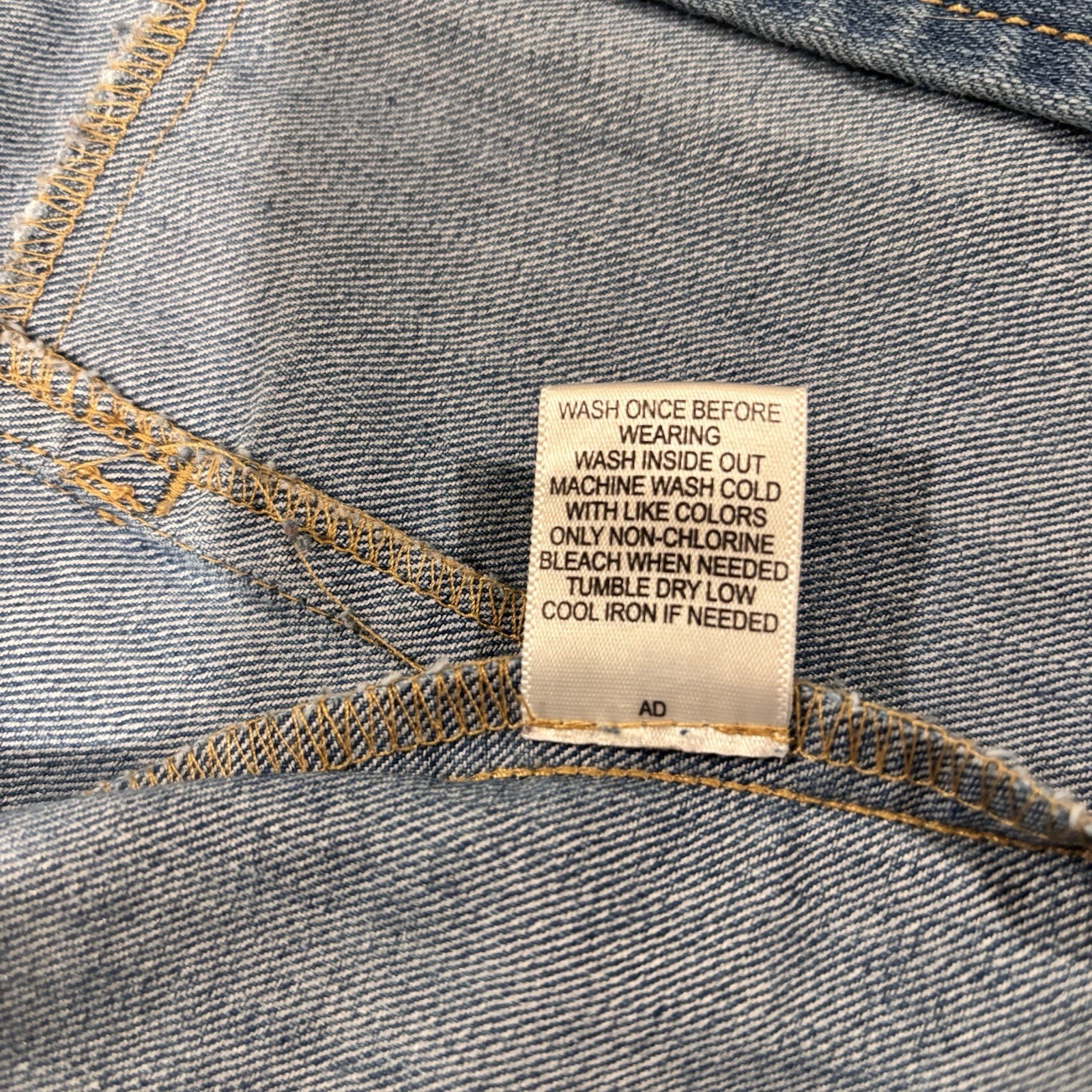 Blue Denim Jacket Button Front Chest Pockets Lightweight Classic Cotton Blend