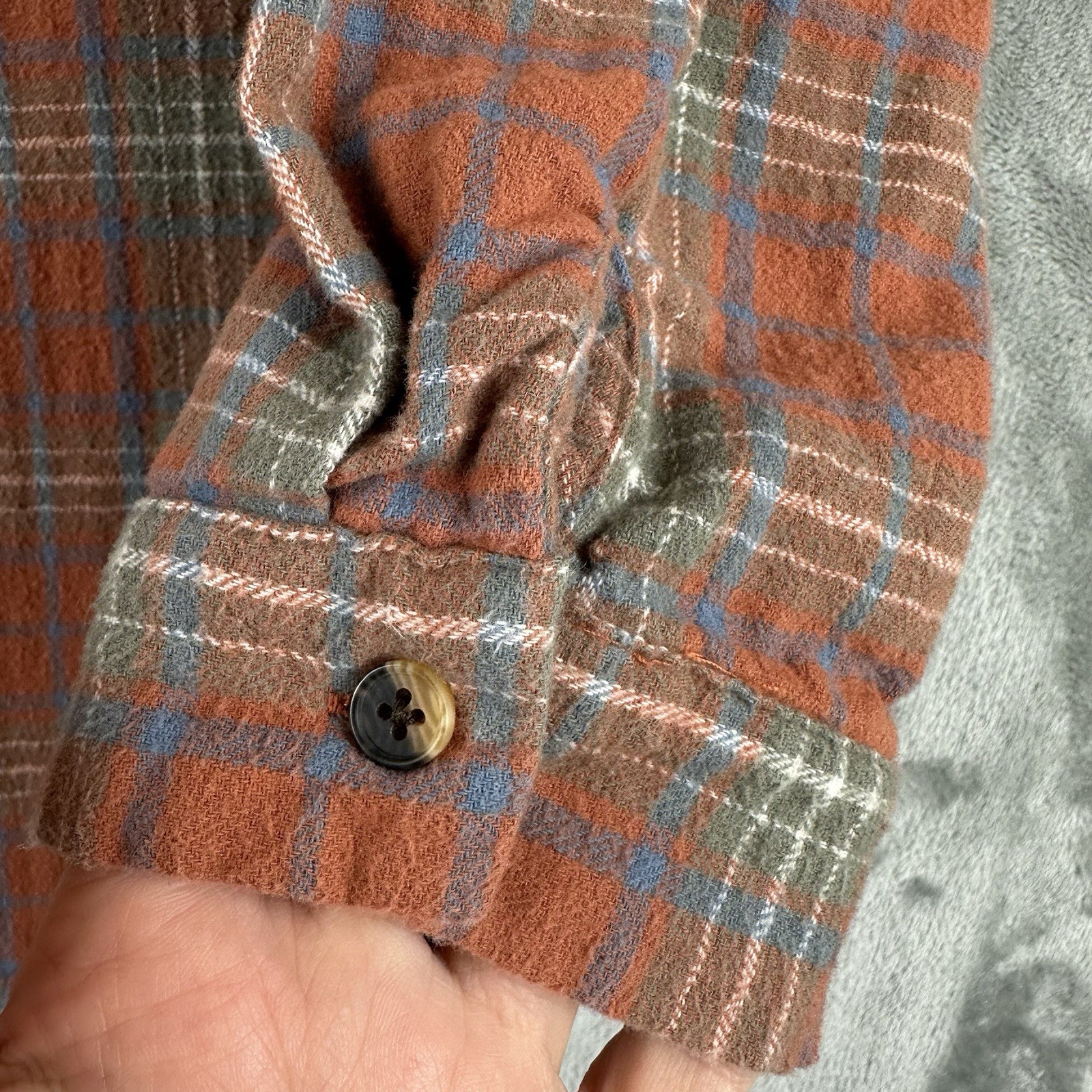 Love Notes Flannel Women’s L Orange Blue Plaid High Low Hem Roll Tab Sleeve
