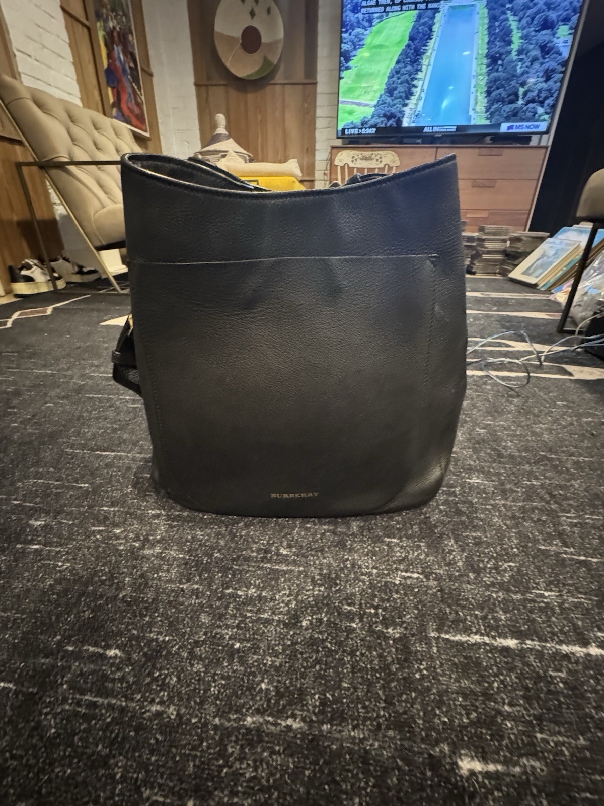 Burberry Black Shoulder Bag Check Lining Gold Hardware Magnetic Inner Pockets