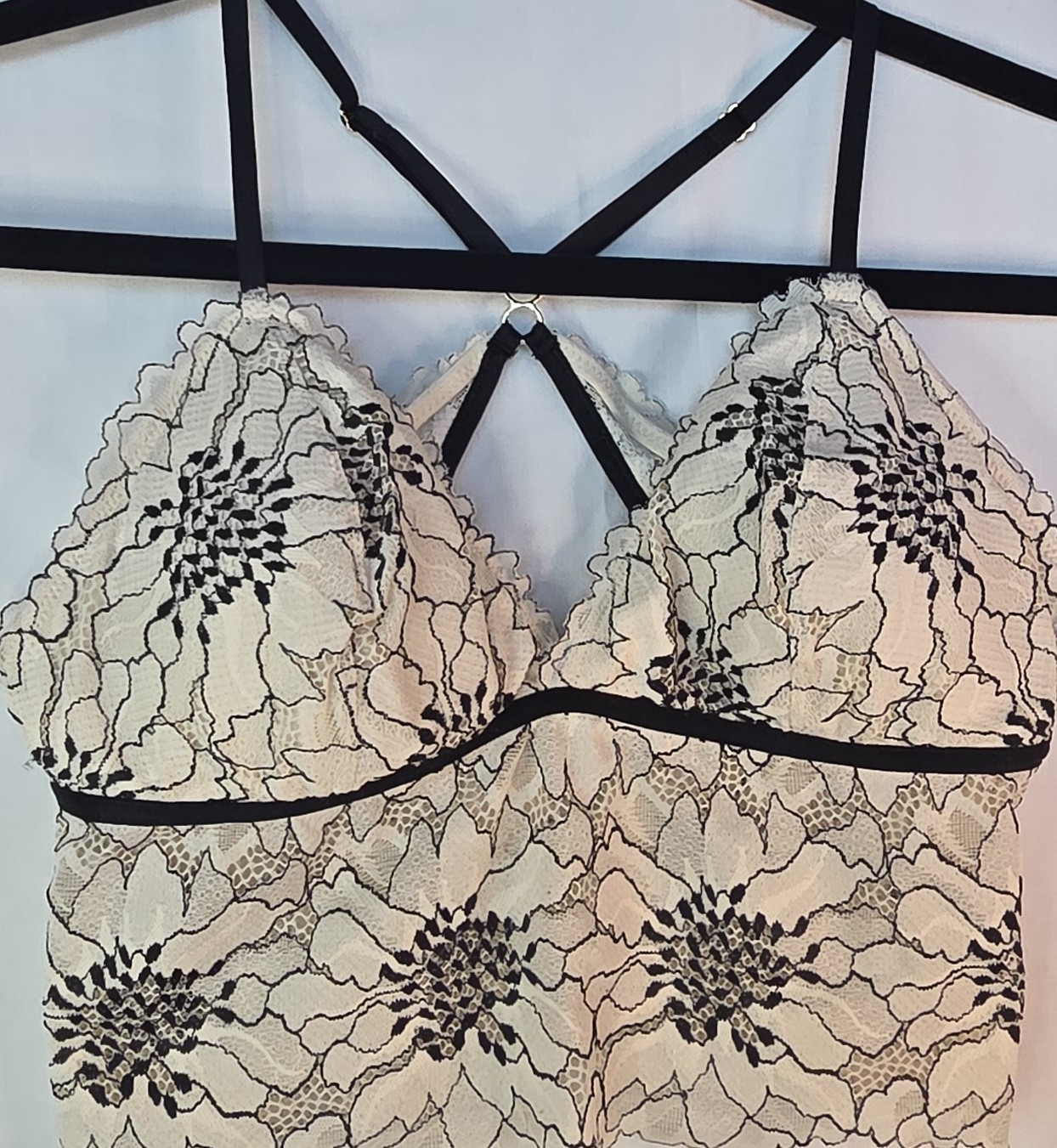 AERIE BRALETTE CREAM & BLACK LACE FLORAL WIRELESS ADJUSTABLE STRAPS SIZE M