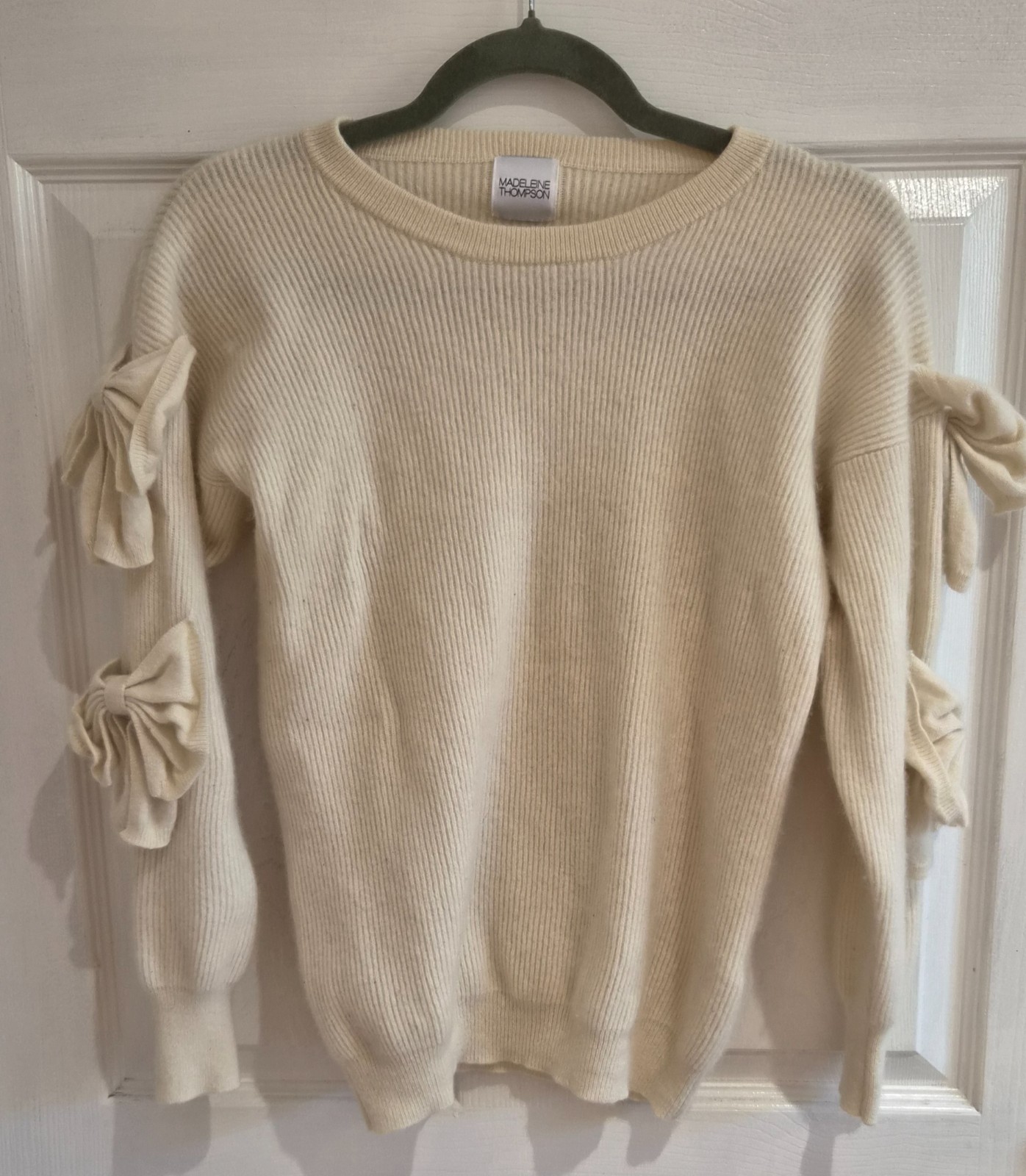 Madeleine Thompson beige cashmere jumper Size S-M