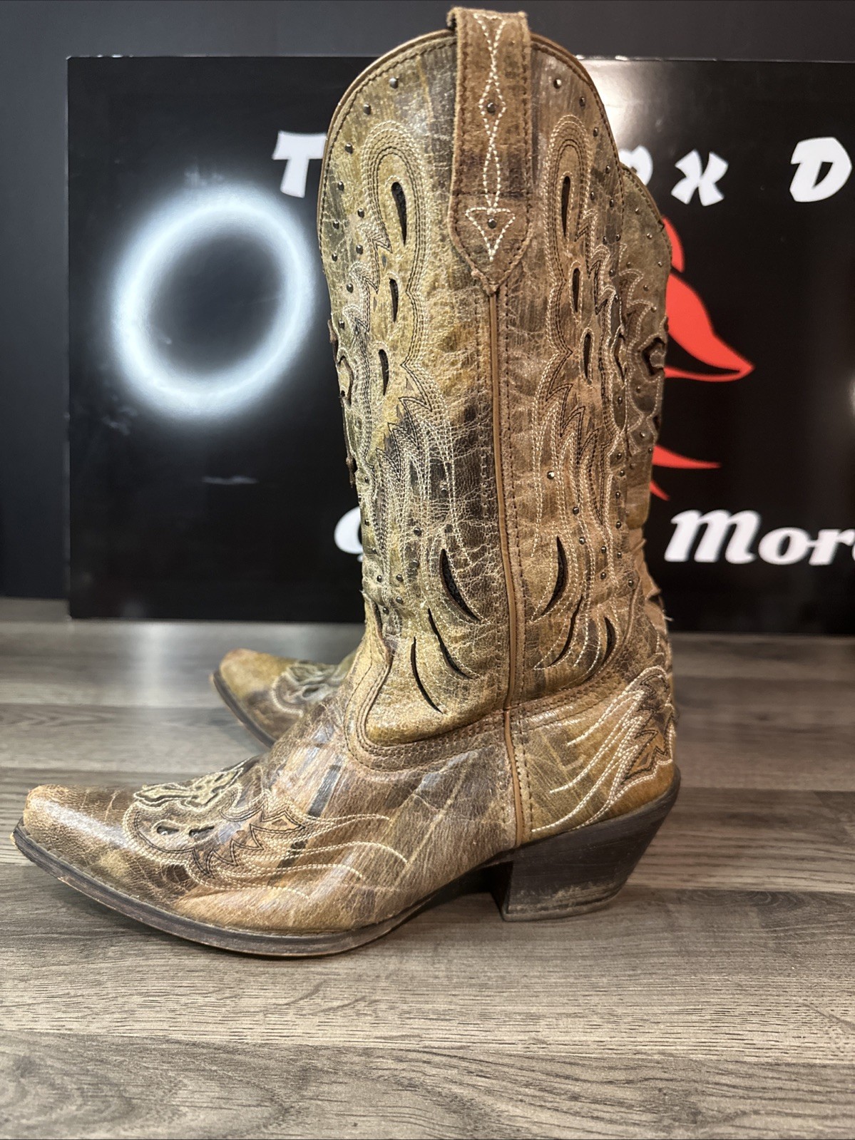 Woman’s Loredo Crosswing Snip Toe Cow Girl Boots Size 9M