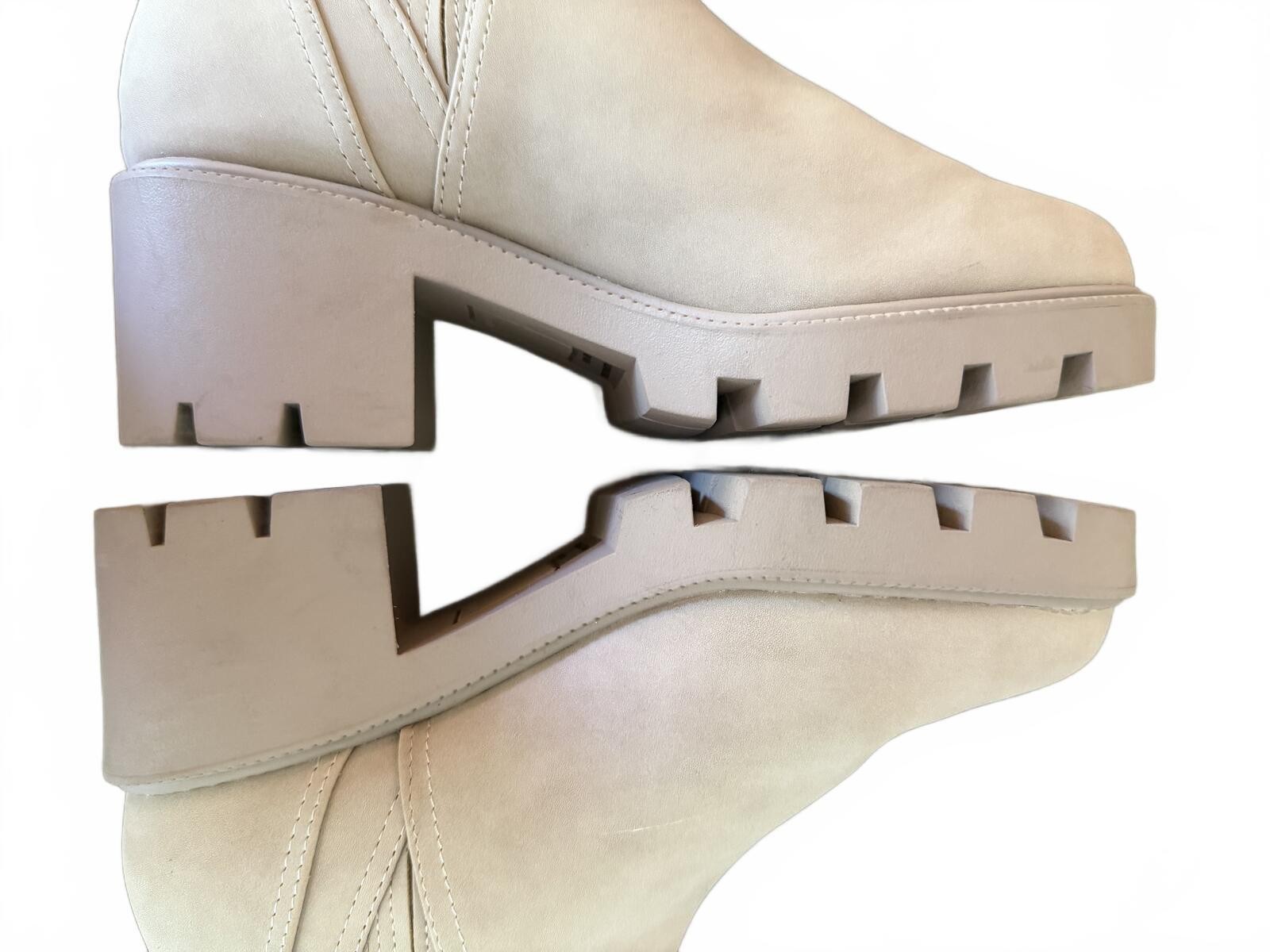 DV Dolce Vita Noel Chelsea Ankle Boots Beige Lug Sole Size 9 Pull-On Platform