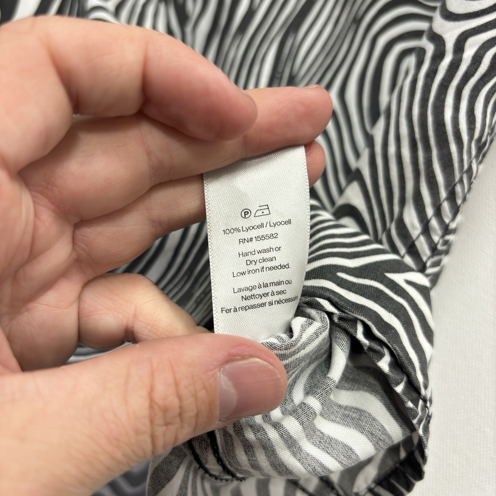 Corridor NYC Mens Contour Camp Collar Shirt Button Size Medium EUC Swirl Black