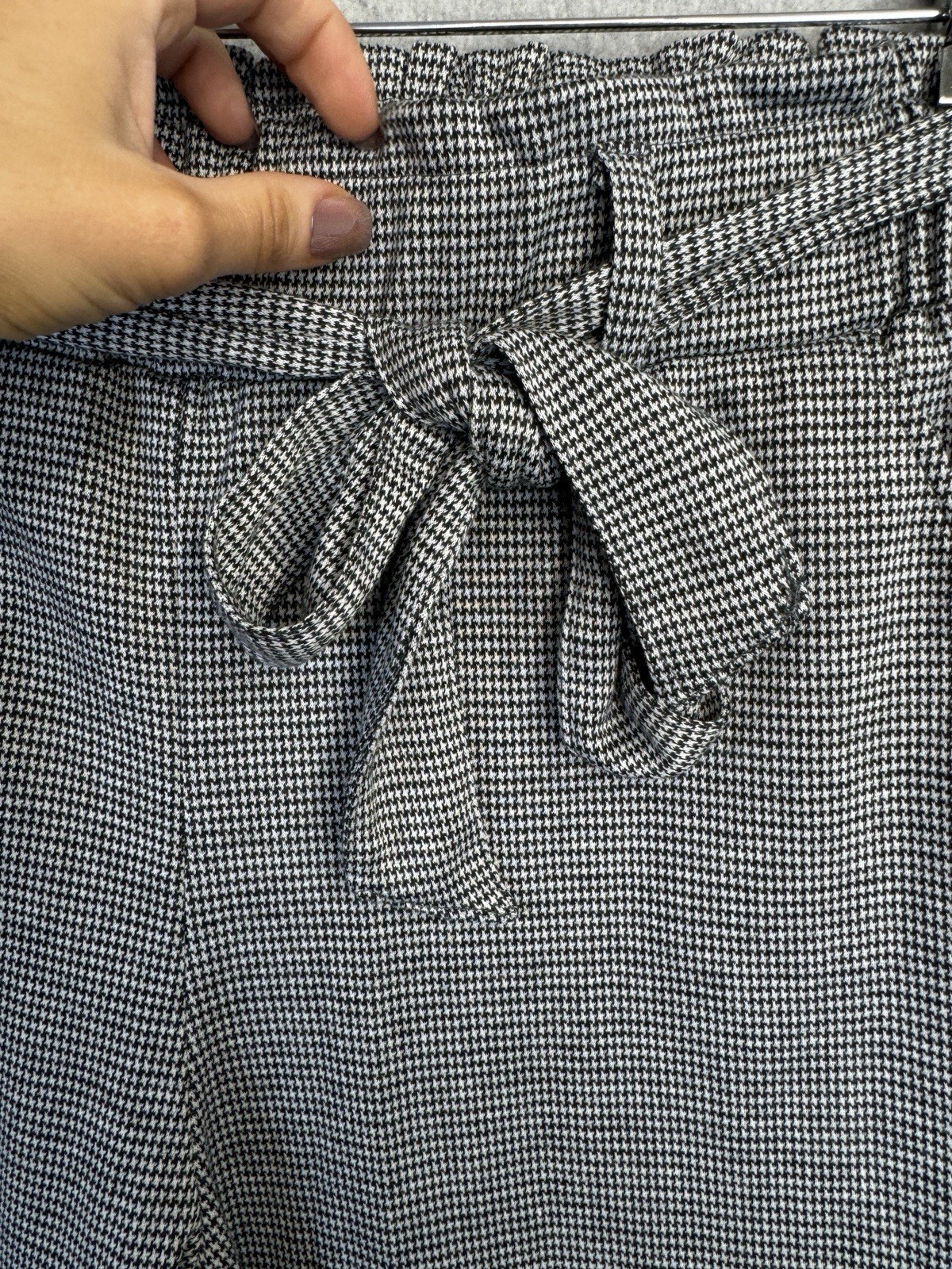 NWT SO Goods For Life Houndstooth Paperbag Pants L Black White Tie Waist