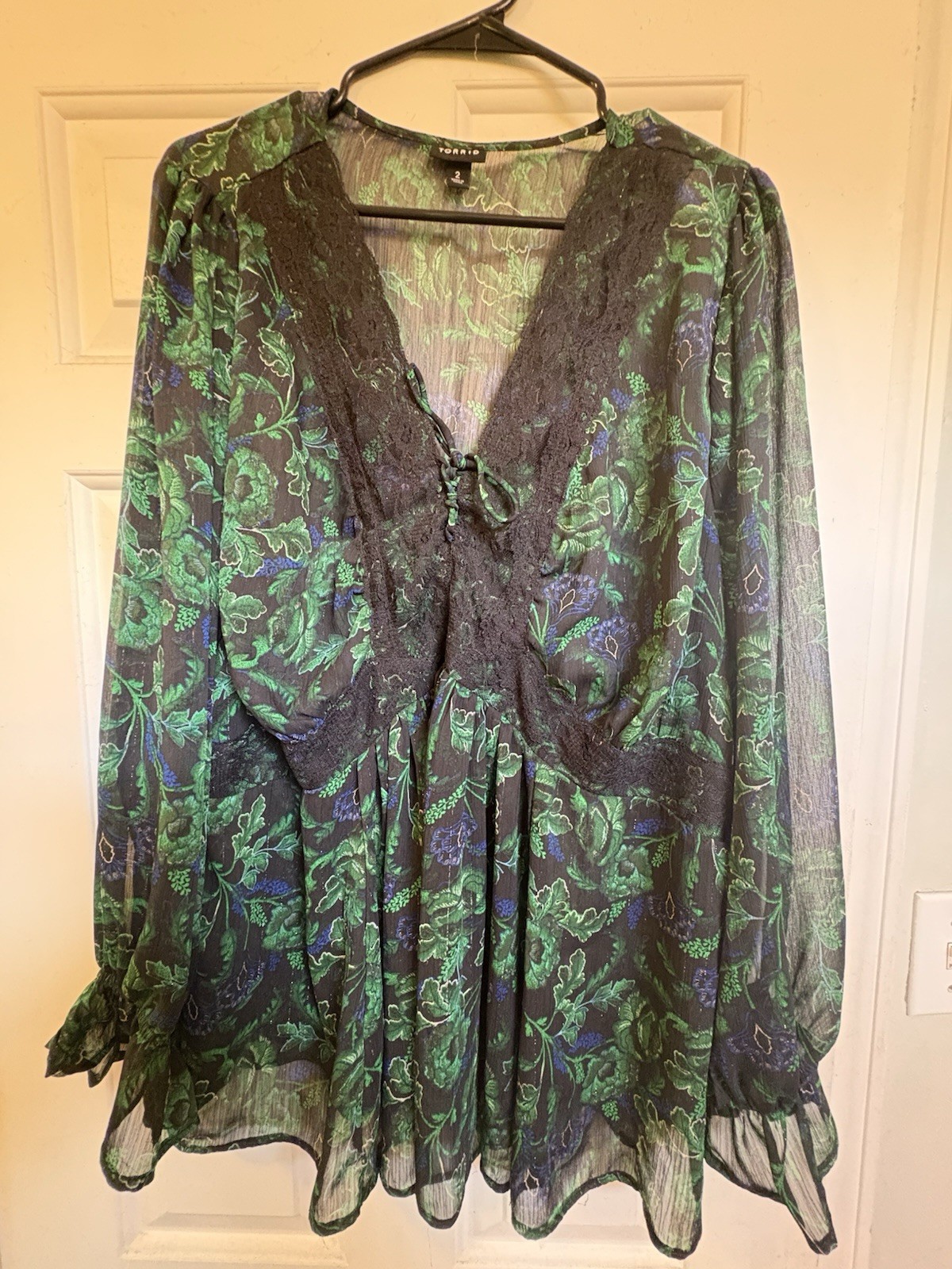 Torrid sheer woman’s top size 2 pullover tunic