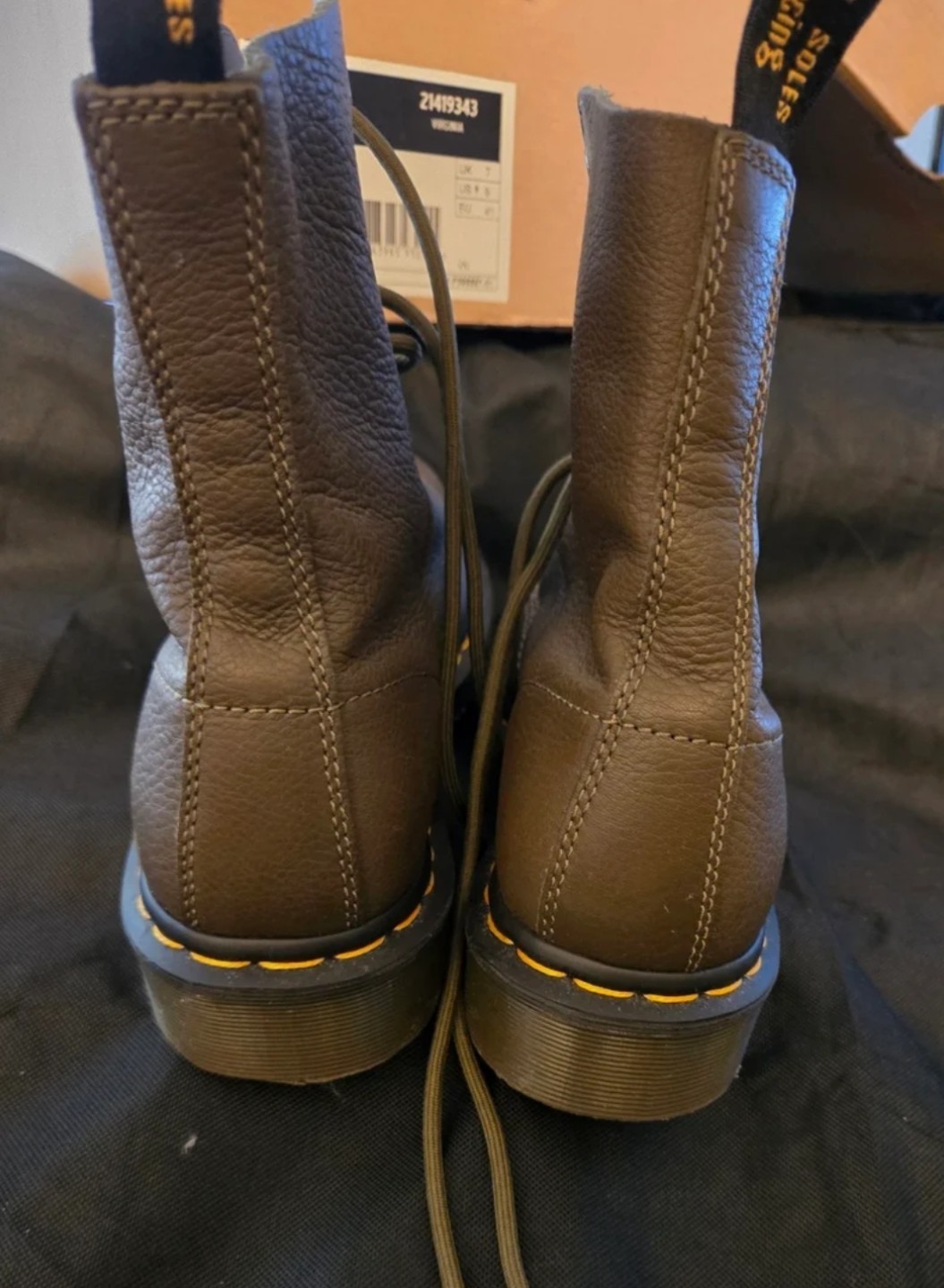 Dr. Martens 1460 Pascal Boots Women’s 9