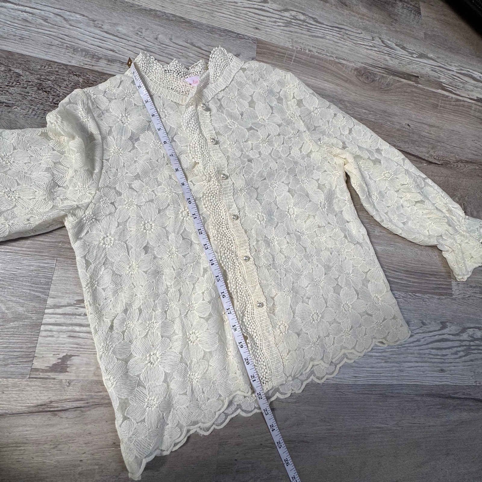 Pretty Little Sister Cream Lace Blouse Floral Button Up Coquette Cottage Small