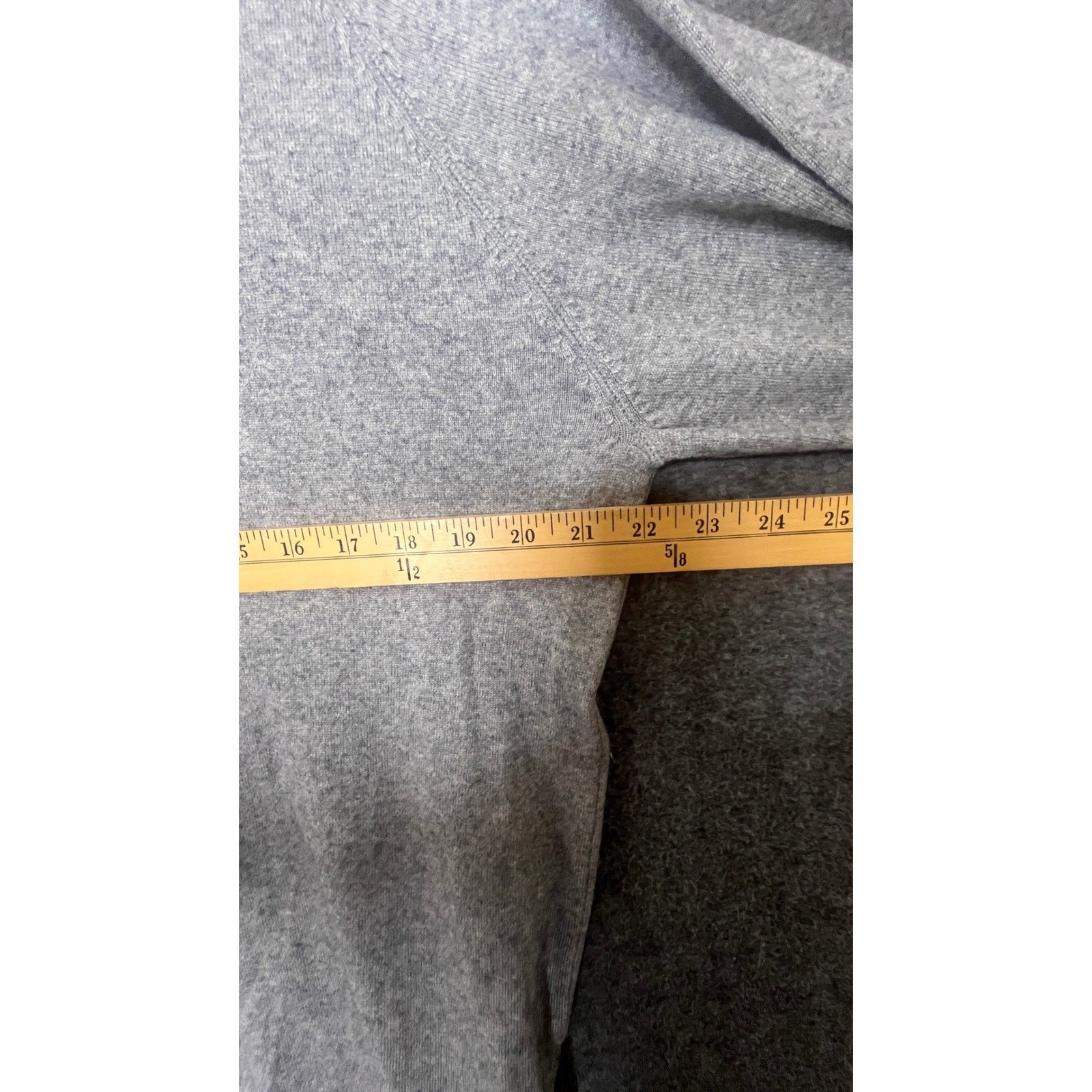 Chicos Silk Cashmere Blend Gray Snap Mock Neck Sweater Womens Size 2 L Neutral