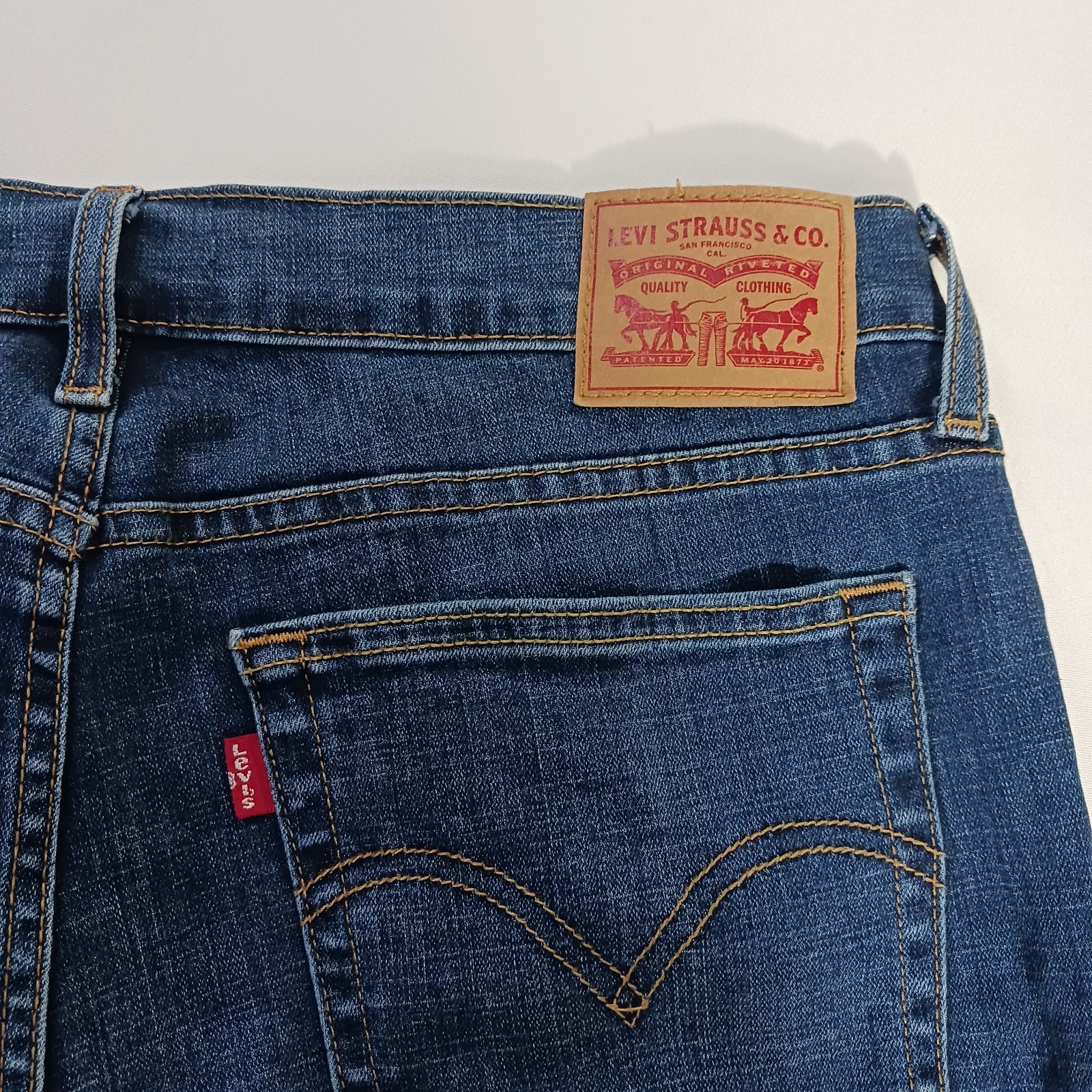 Levi’s Boyfriend Men’s Blue Cotton Blend Denim Jeans Size W30 L27 Fits (32×27)