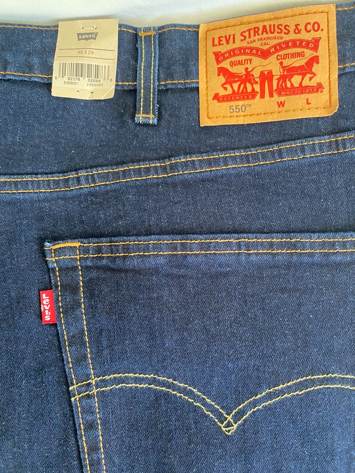 NWT $70 LEVI’S 550 Relaxed Fit Mens Blue Jeans Stretch Sits At Your Waist 48X29