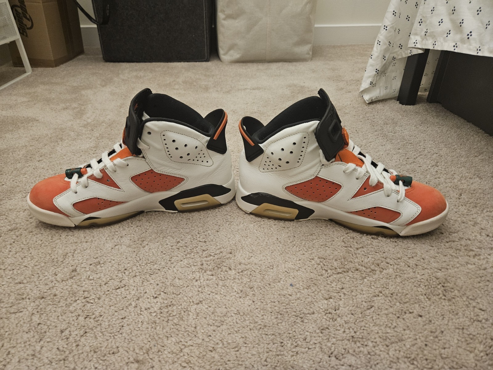 Jordan Air Jordan 6 Retro Men’s Lace-Up Sneakers White/Orange/Black w/ Box