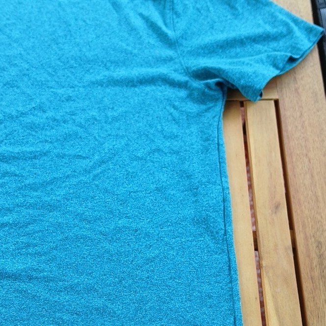 Old Navy Active & Gaiam Lot 2 Mens’s M T-Shirts Short Sleeve Blue/Brown