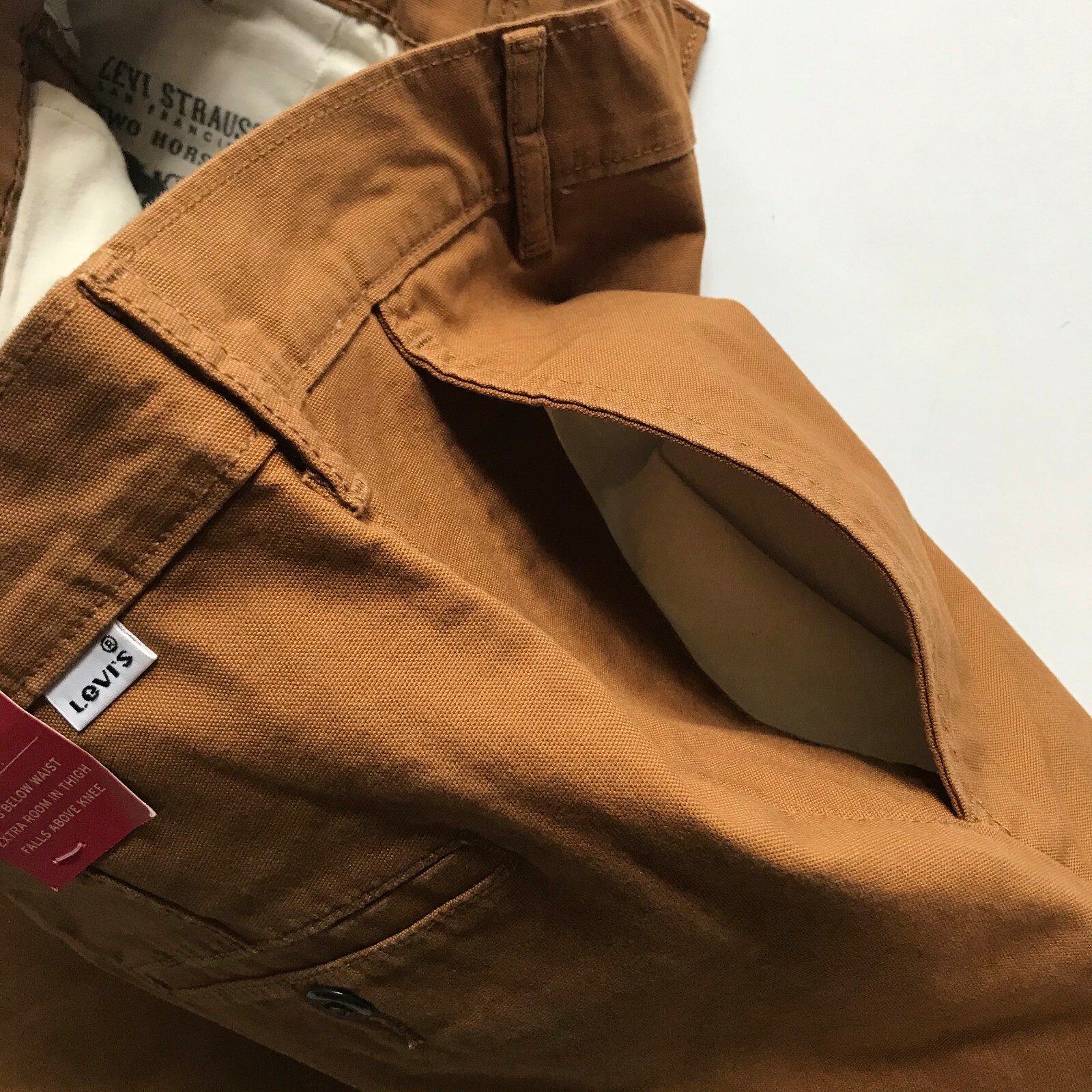 NWT Levis Men’s Classic Solid Cotton Flex Straight Chino Shorts Falls above knee